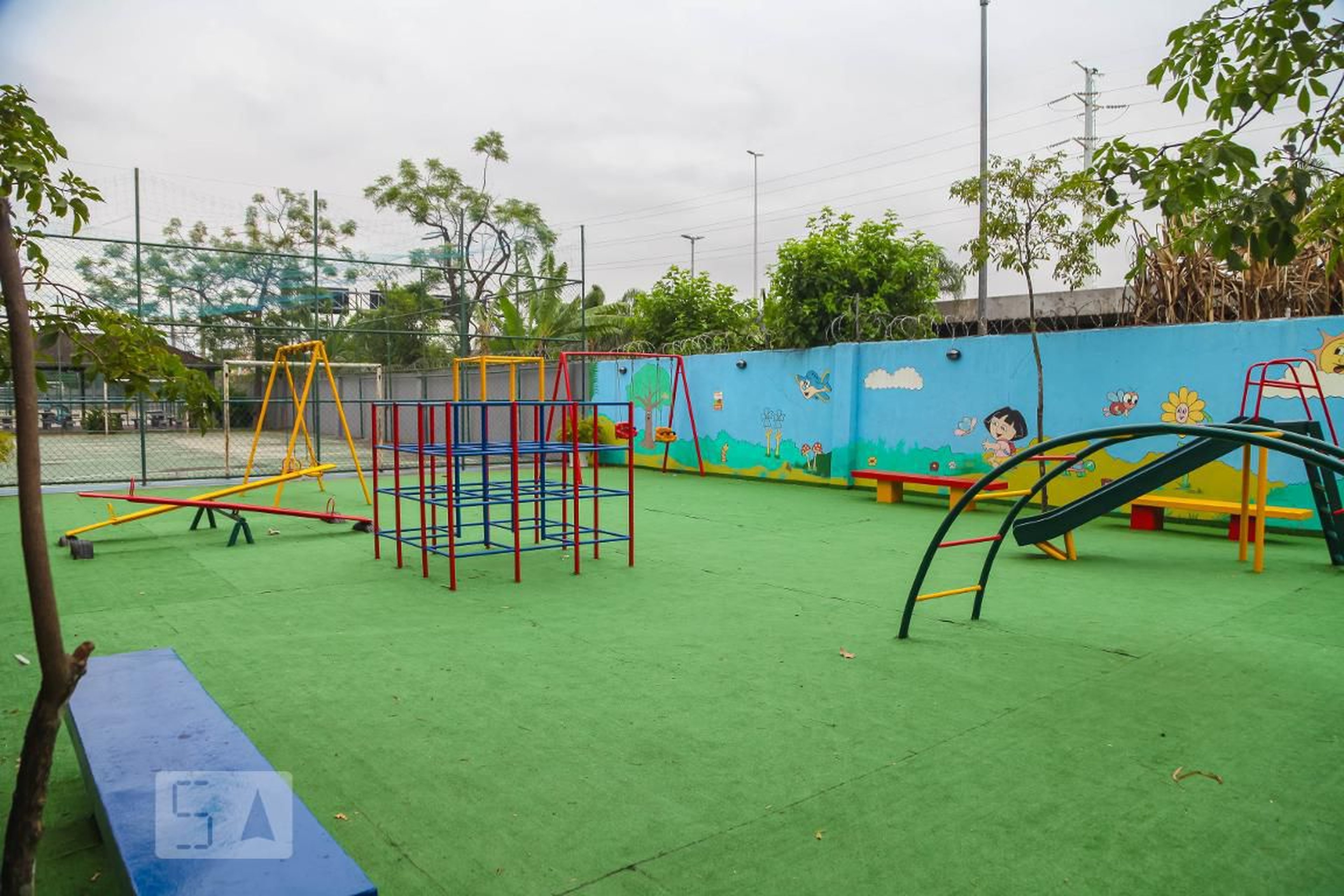 PLAYGROUND - IV Centenário