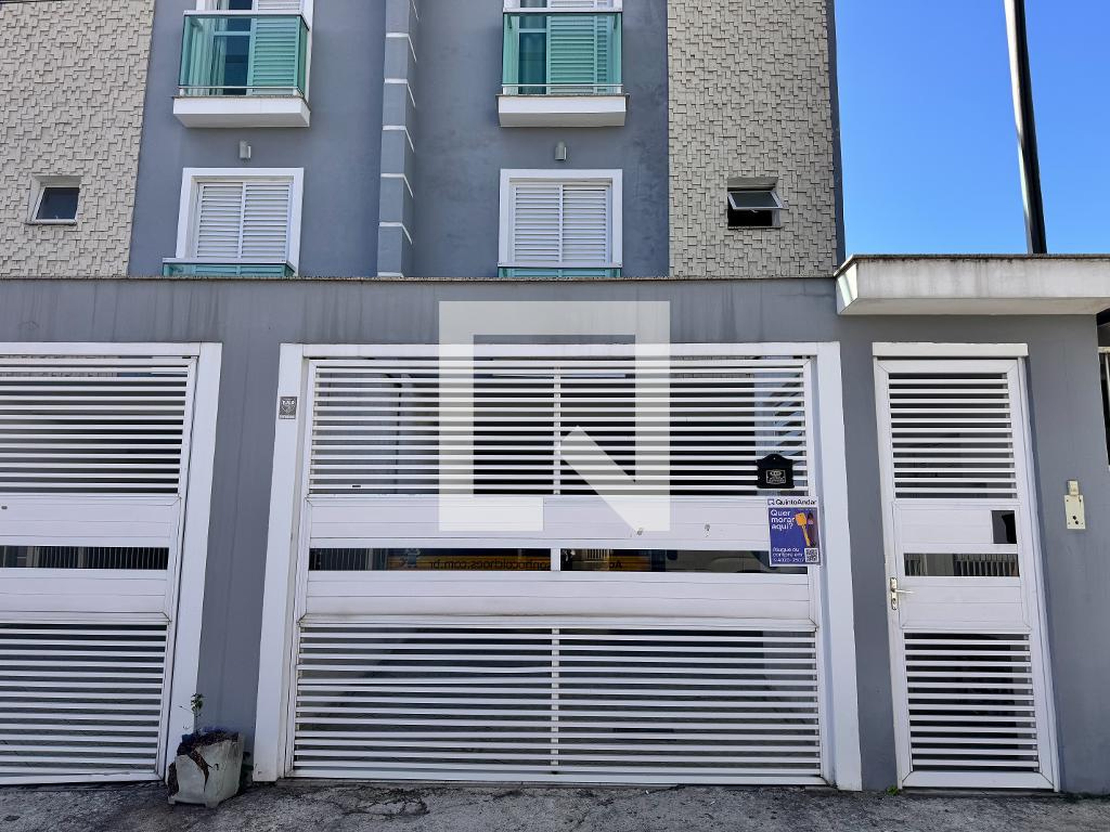 Fachada Condomínio em Rua Gana, 601