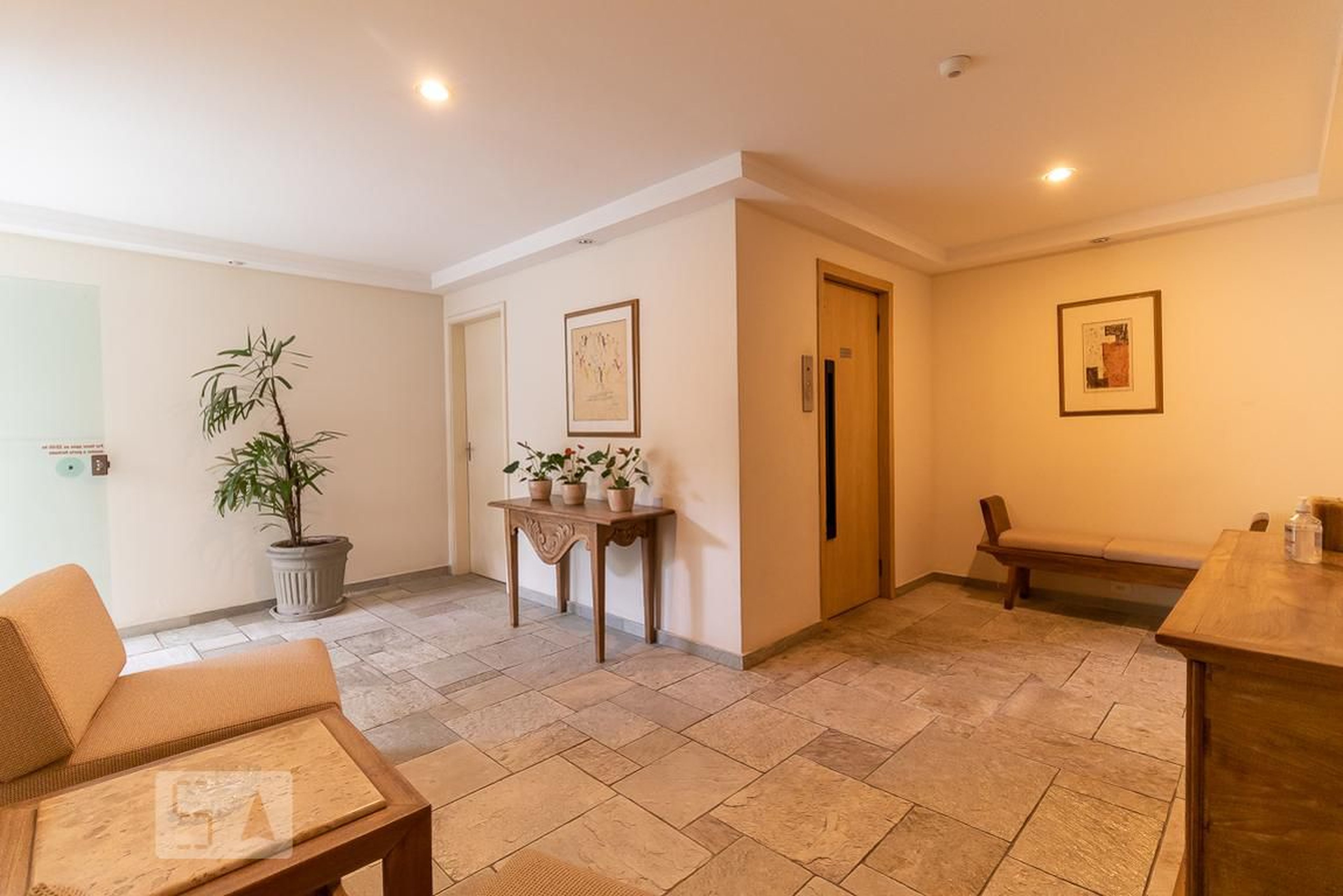 Hall - Edifício Mondrian