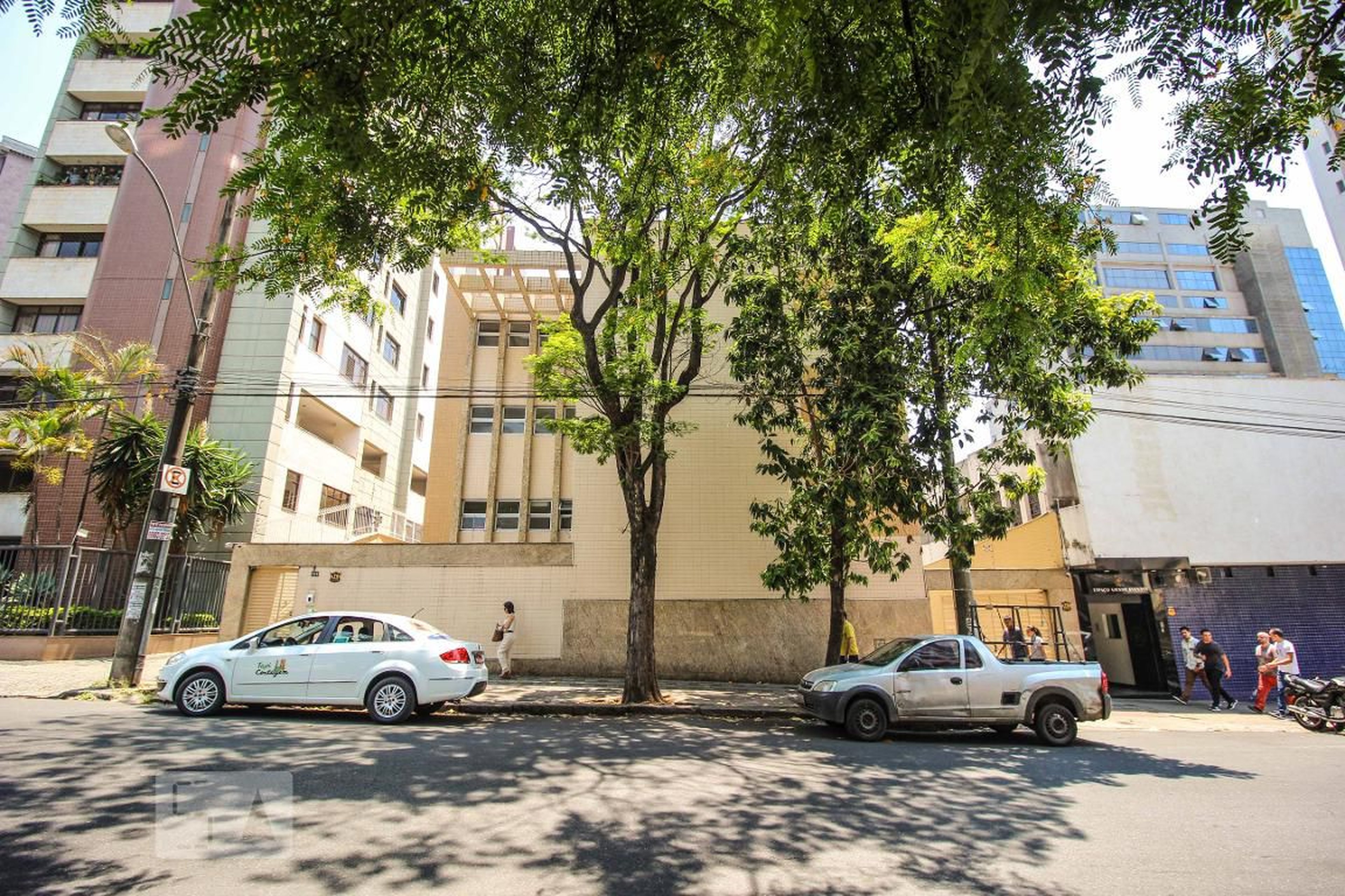 Fachada Condomínio em Rua Pernambuco, 346