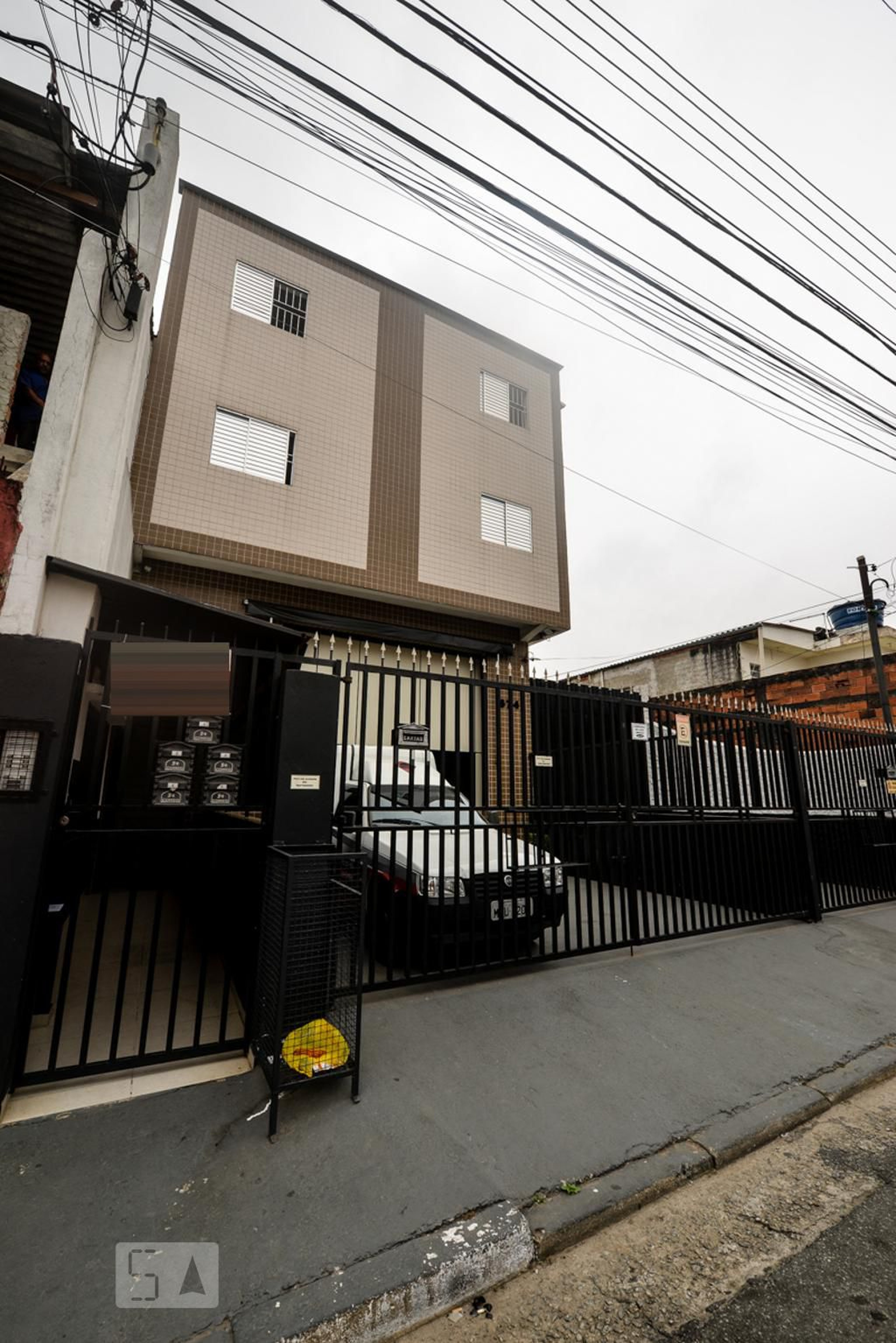 Fachada do Condomínio Condomínio em Rua Dona Dica, 674