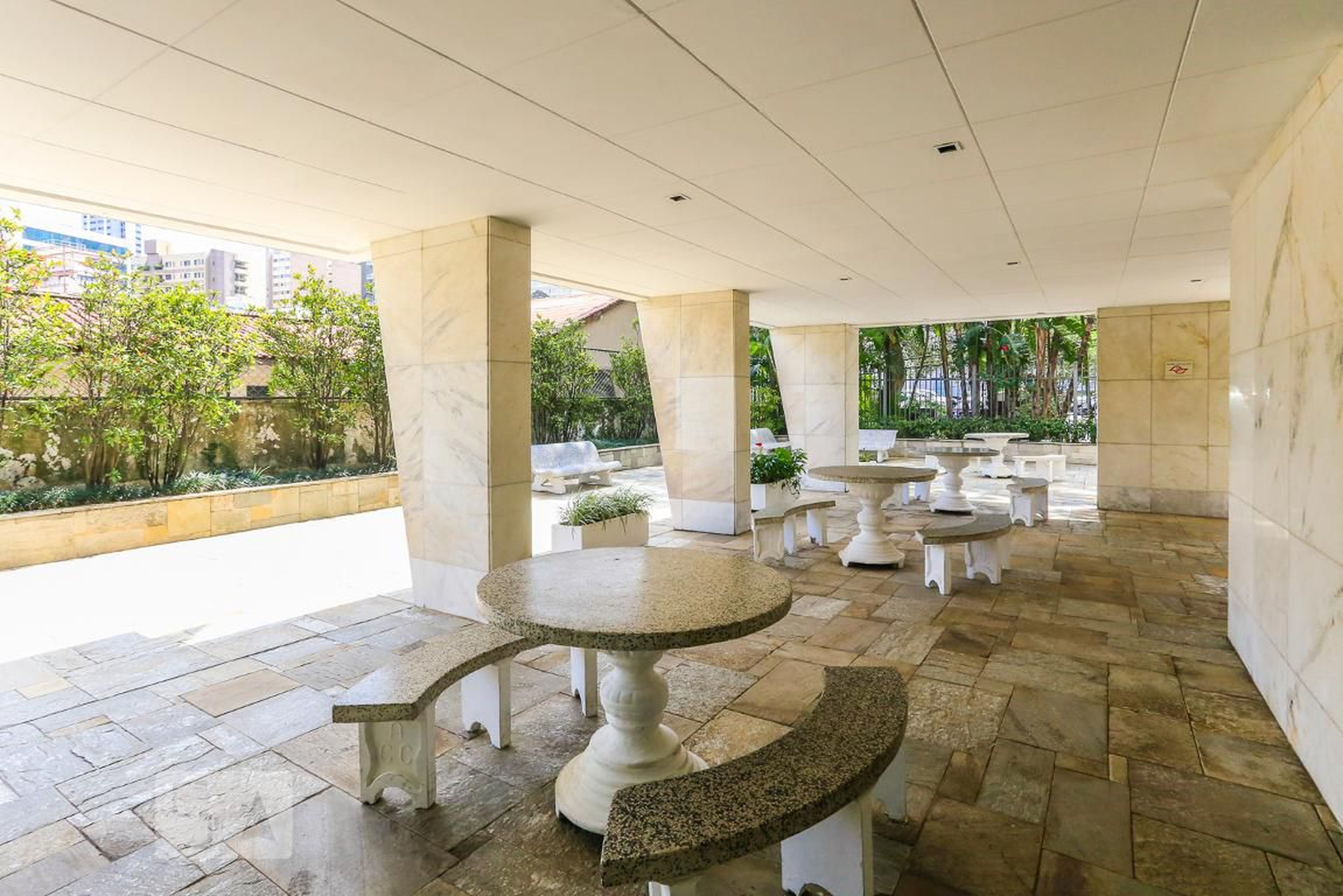 Área Externa - Tenis Paulista