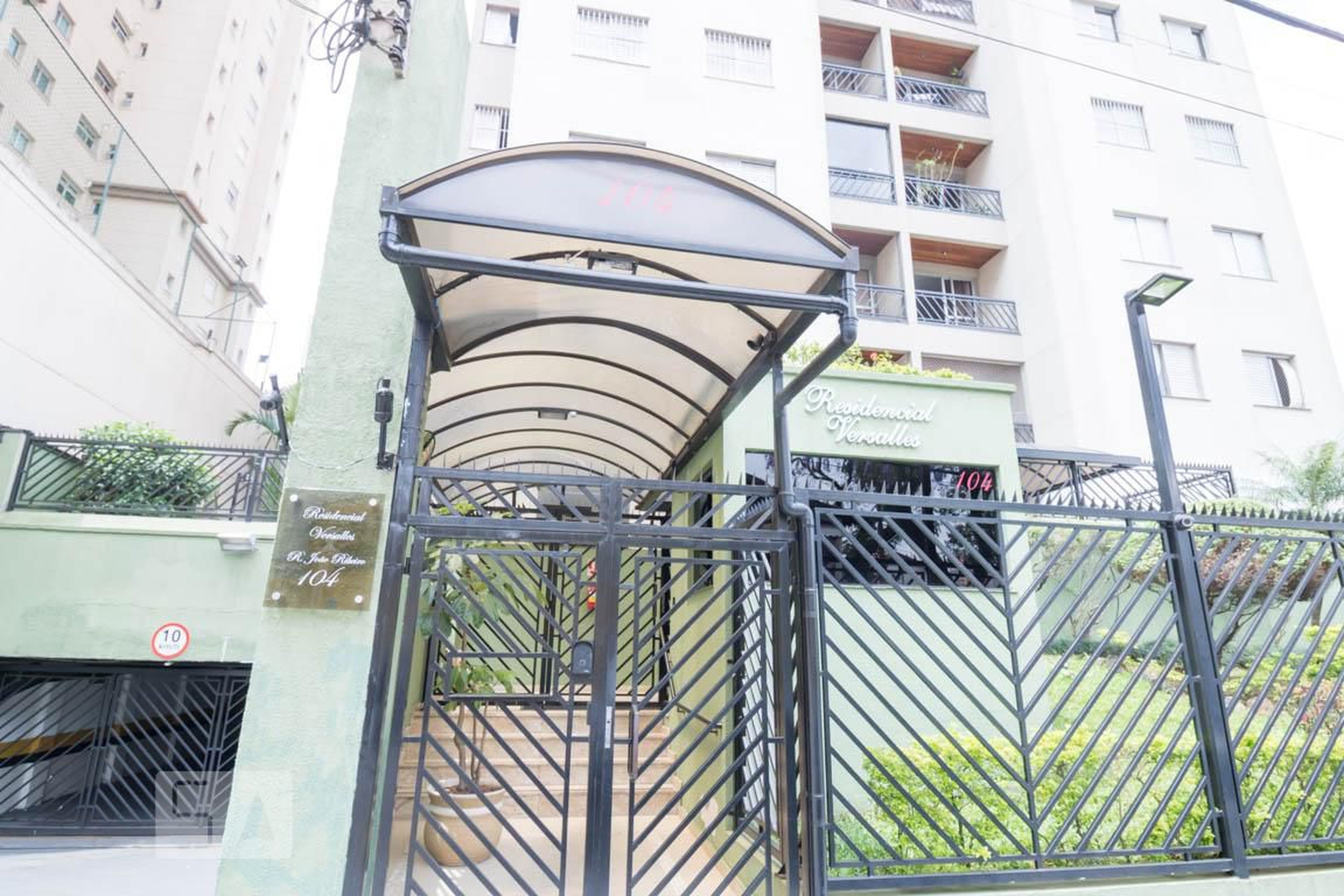 Fachada do Condomínio Residencial Versalles