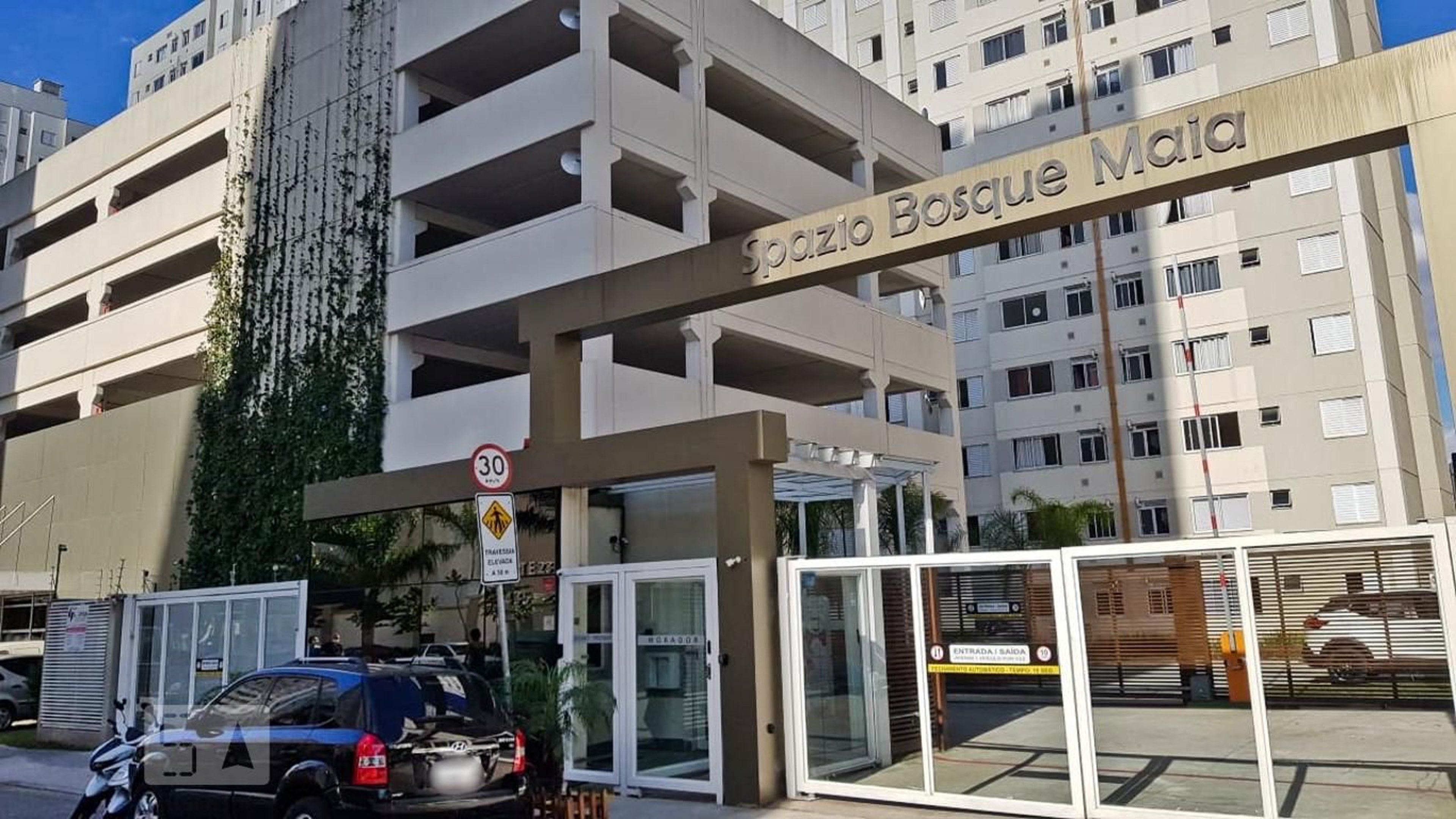 Fachada do condomínio Condomínio Spazio Cambury