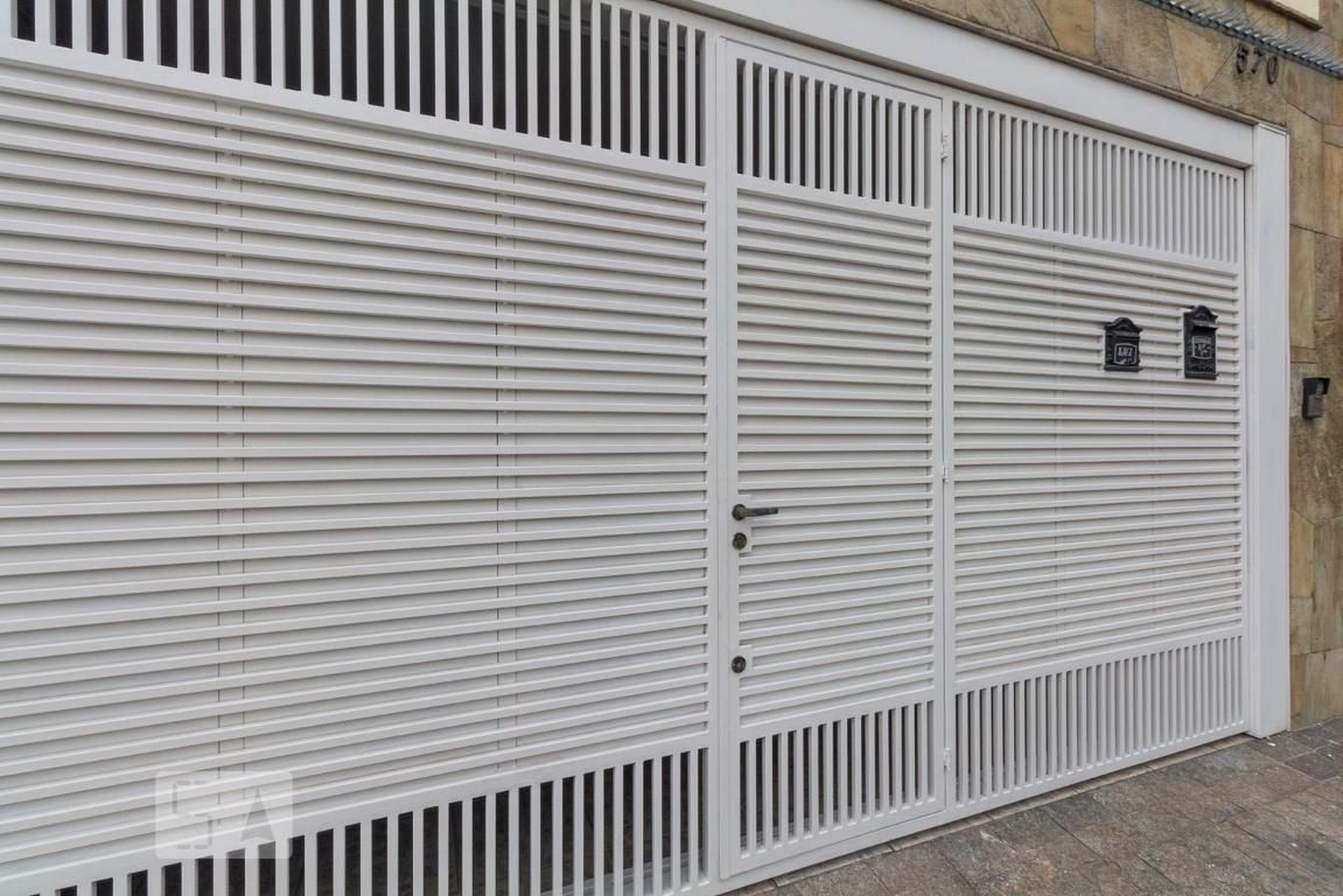 Fachada Condomínio em Rua Orlando Murgel, 570