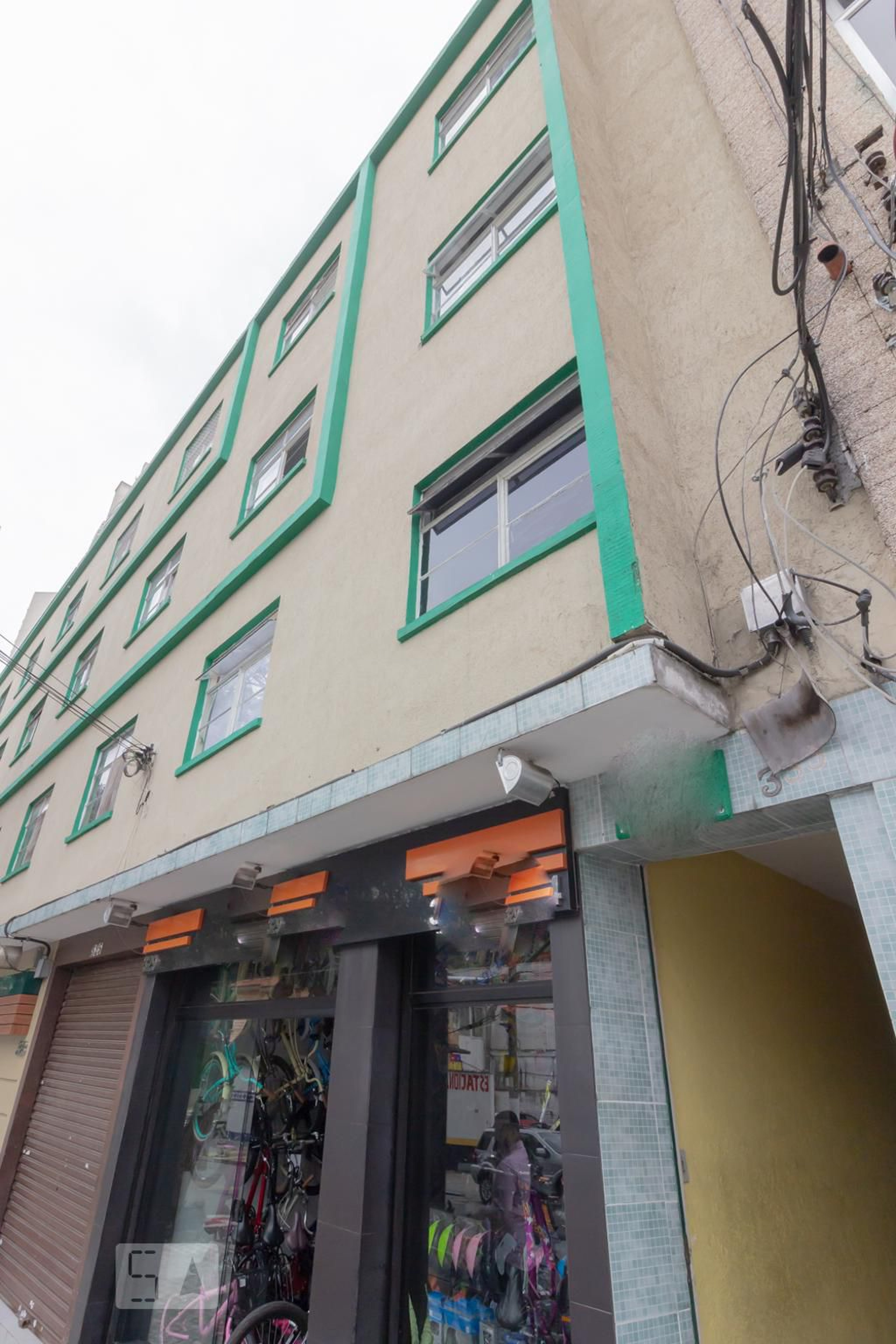 Fachada Condomínio em Hermínio Lemos, 333