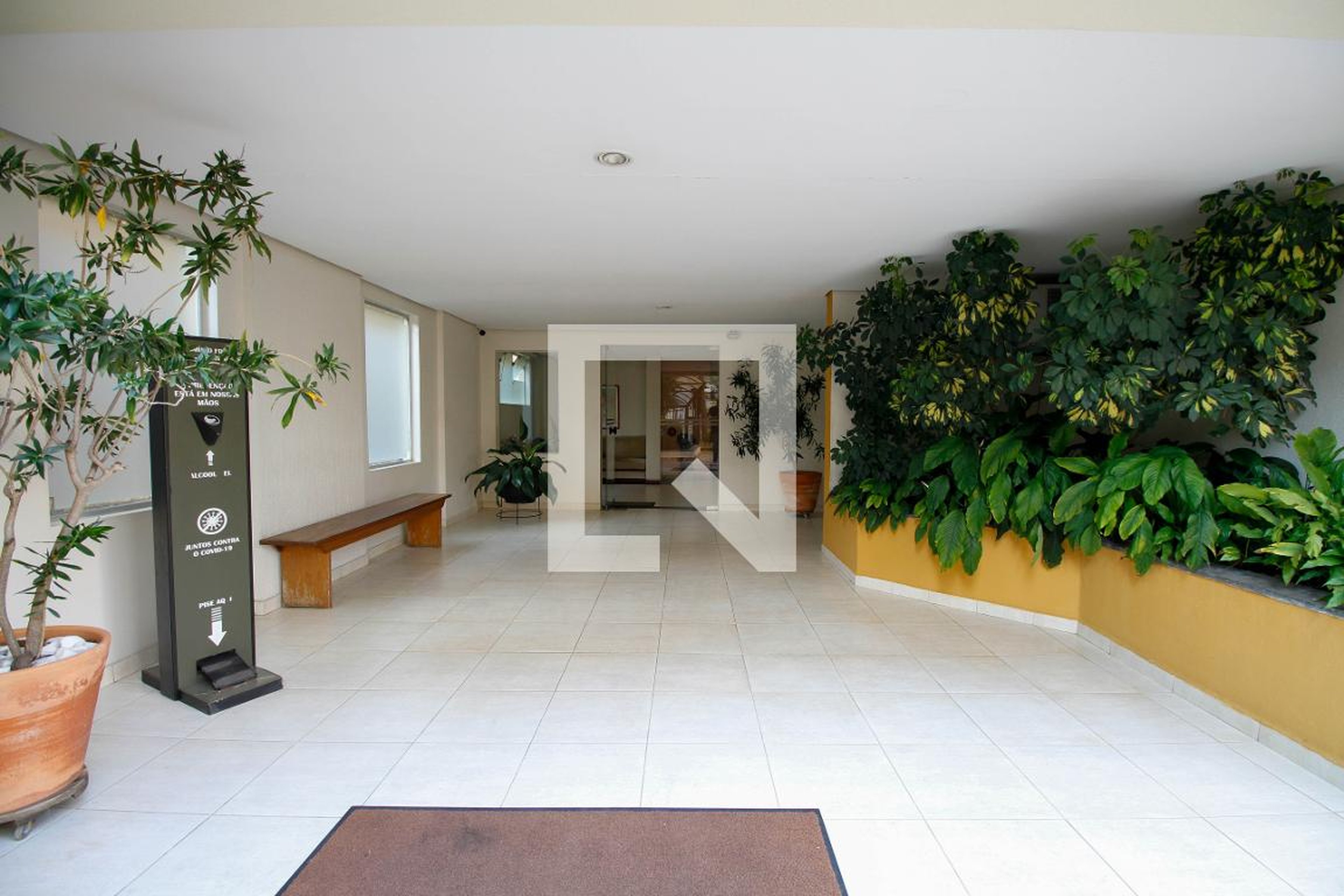 Entrada do Prédio - Duque Guimarães