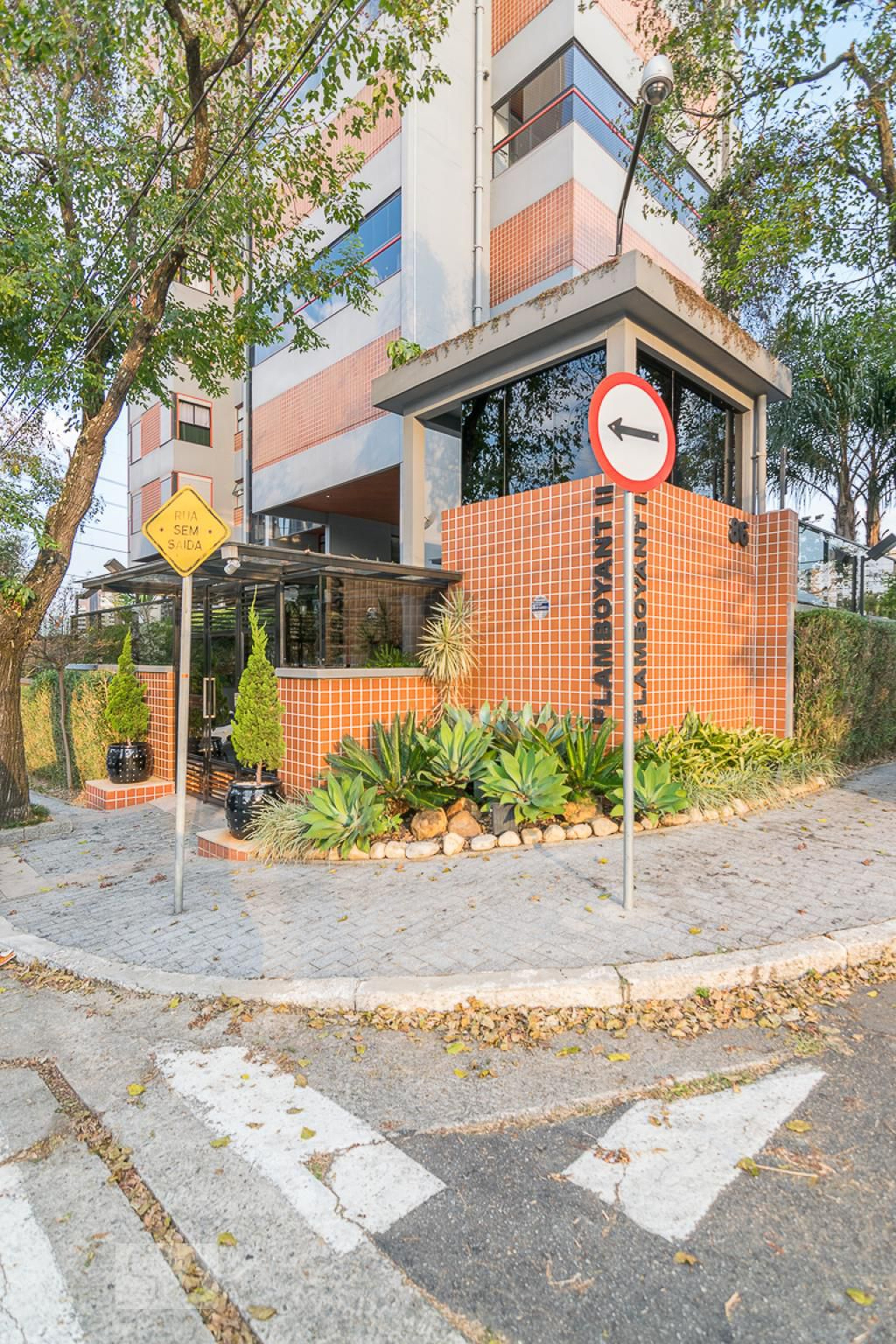 Fachada Condomínio Flamboyam