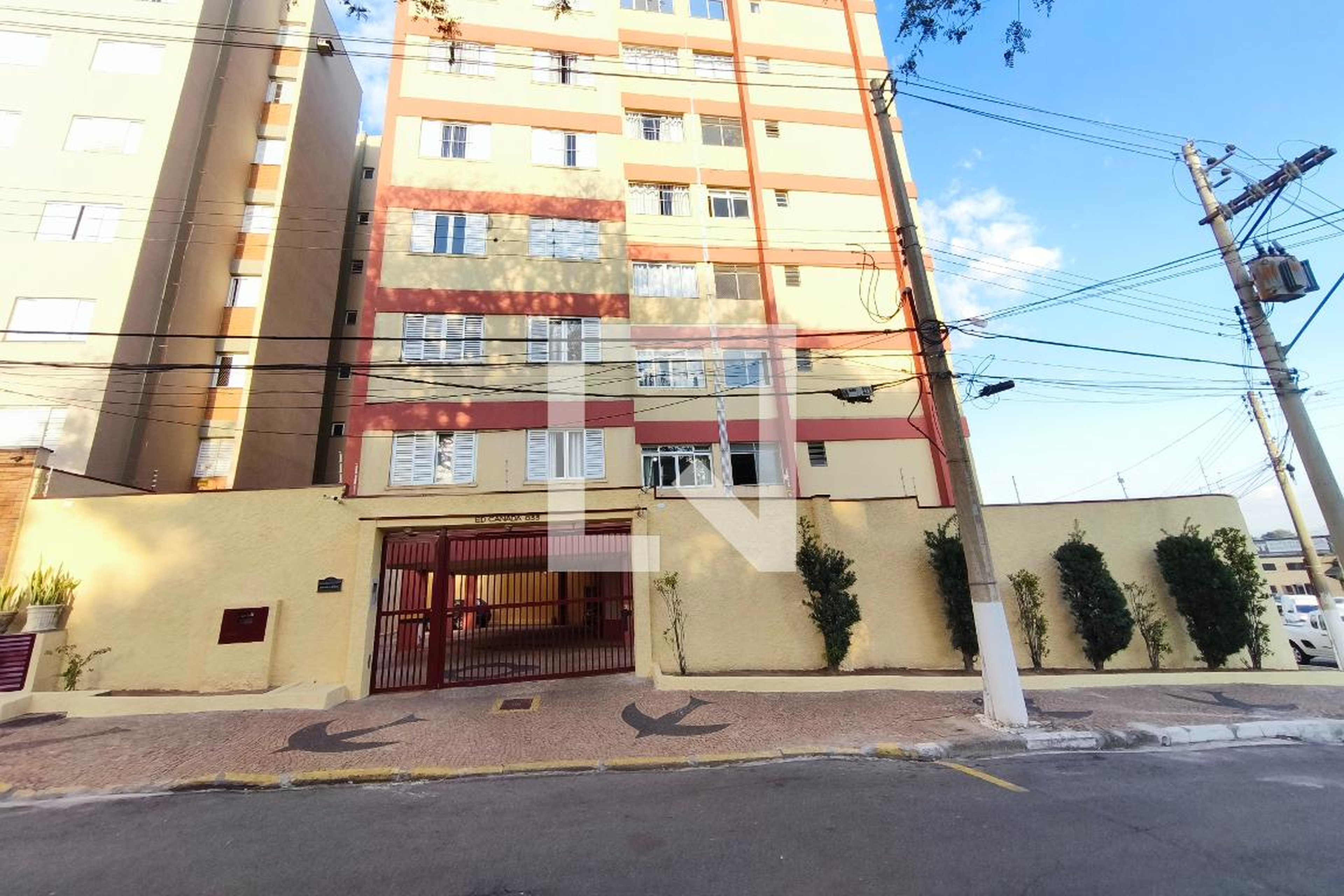 Fachada do Condomínio Edifício Canadá