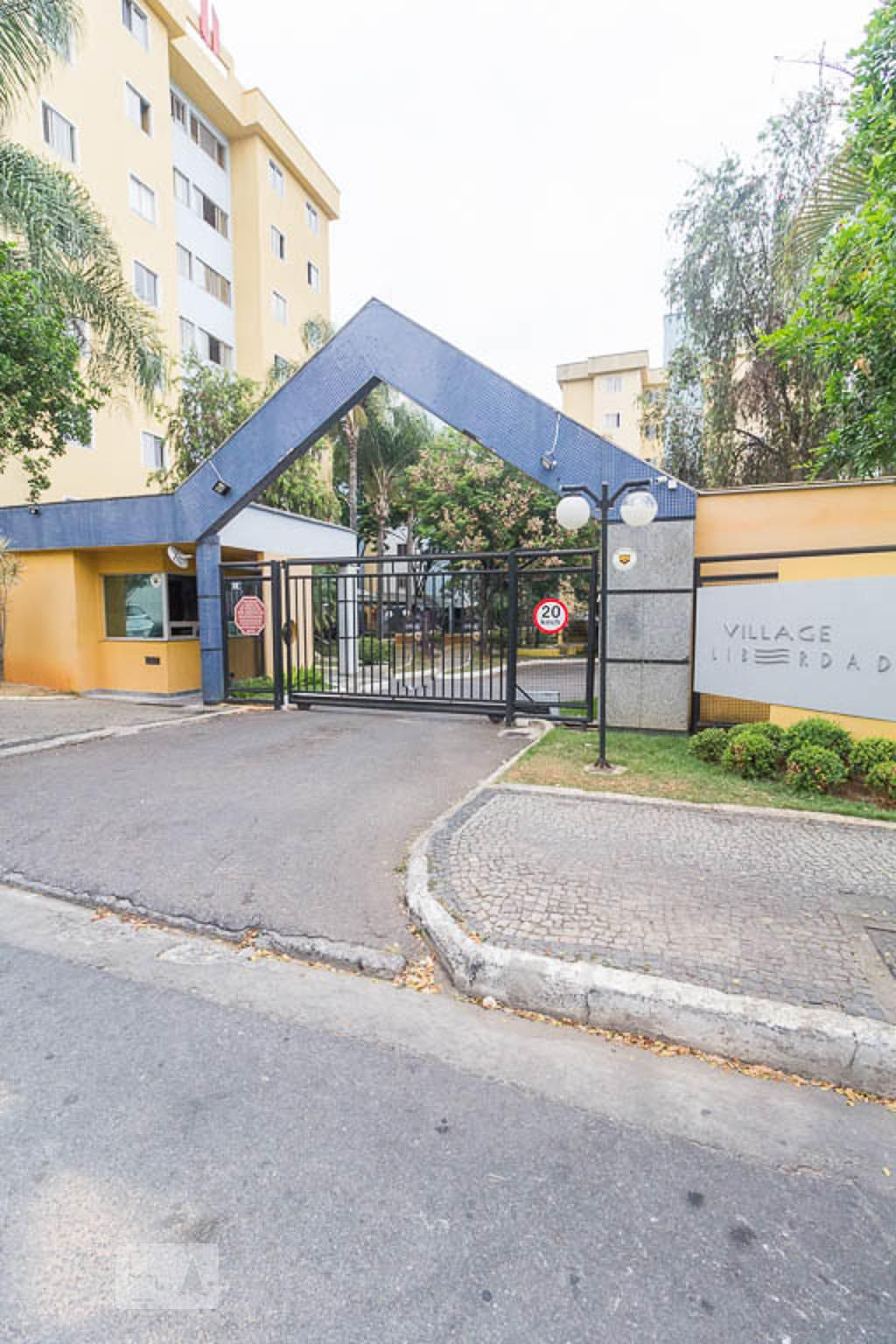 Fachada Condomínio Village Liberdade