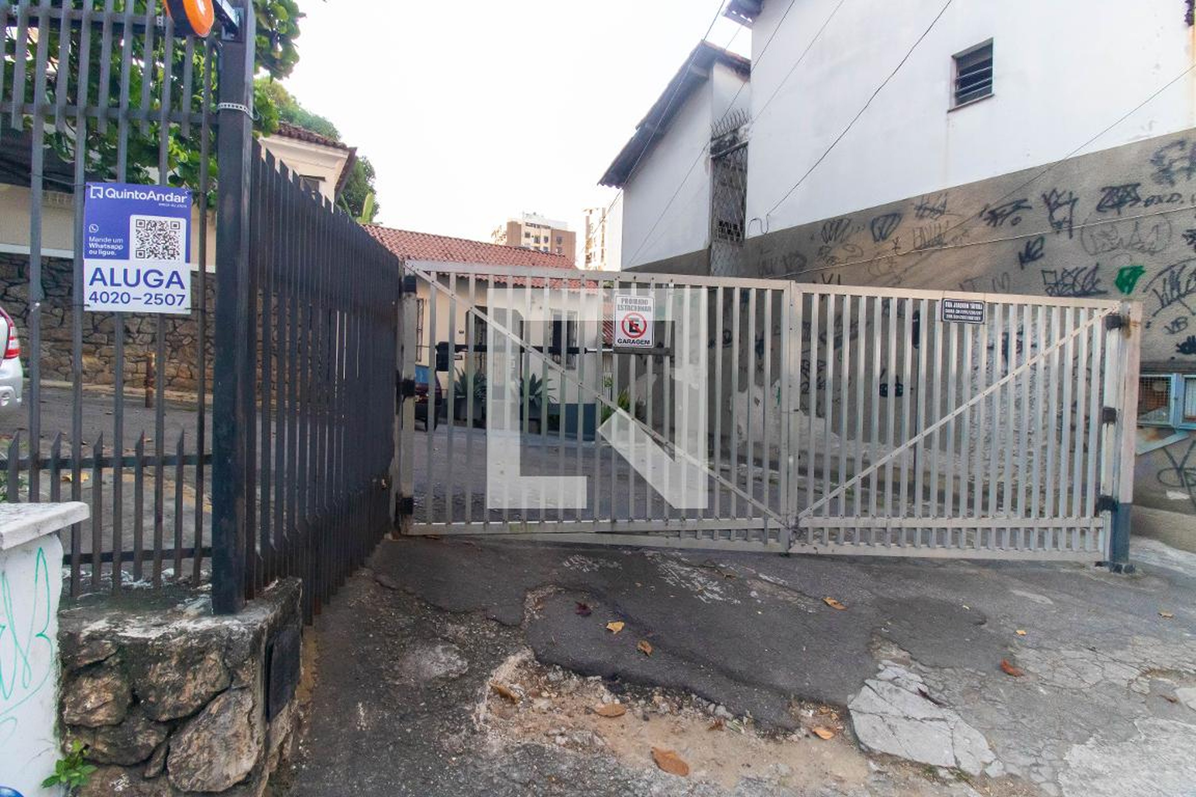 Fachada Condomínio em Rua Joaquim Távora, 299