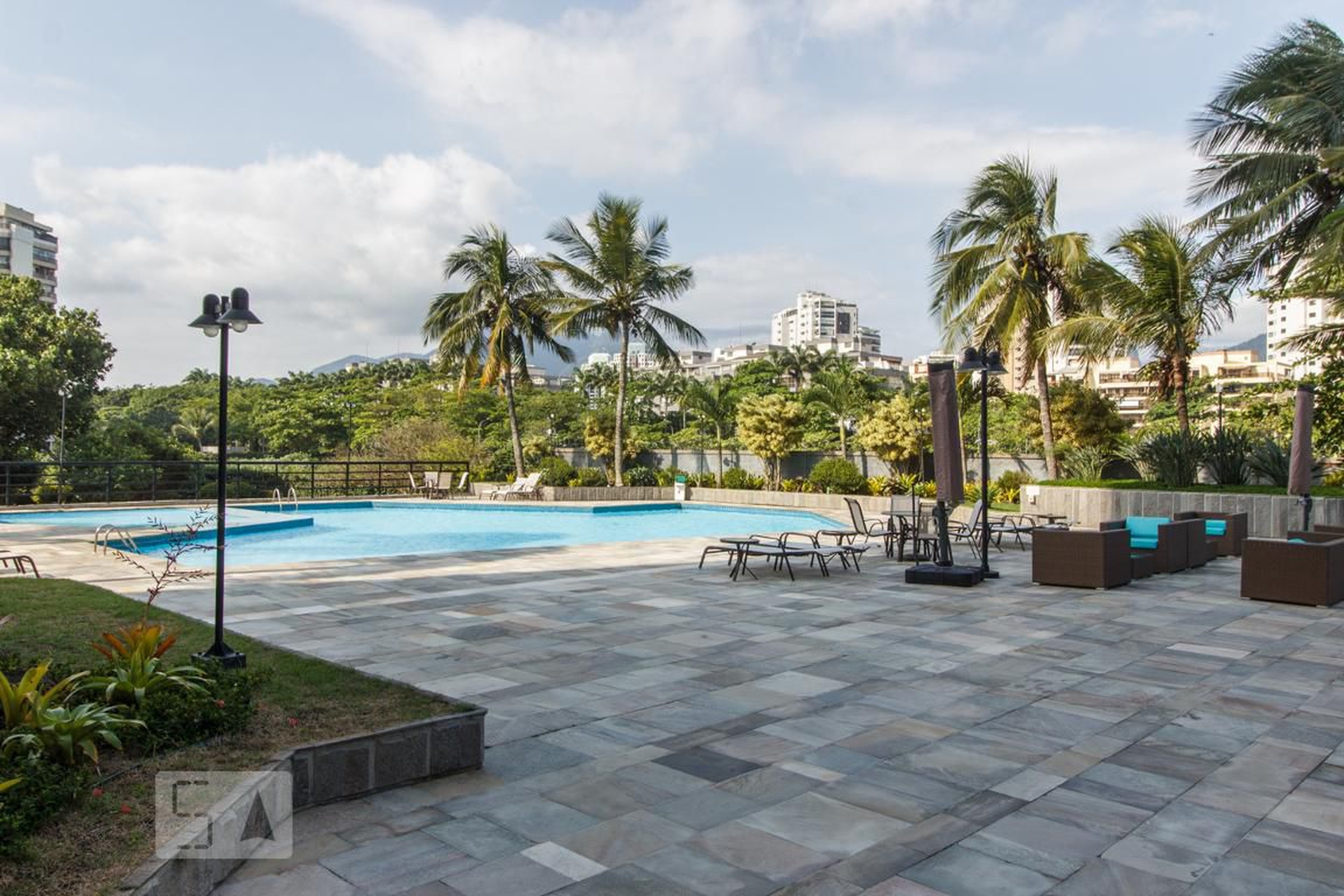 Piscina - Golden Green