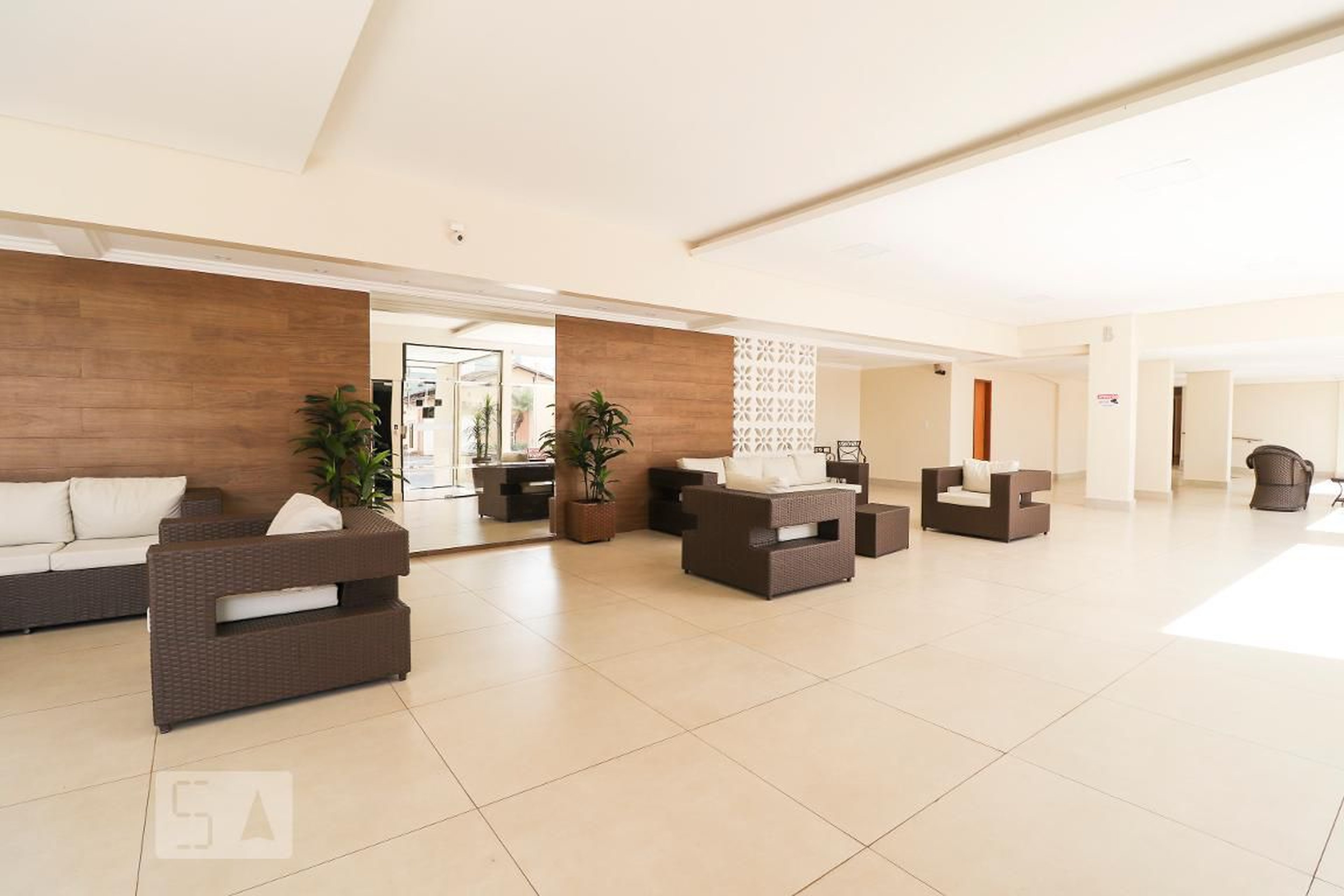 Hall de Entrada Residencial Príncipe Rainer