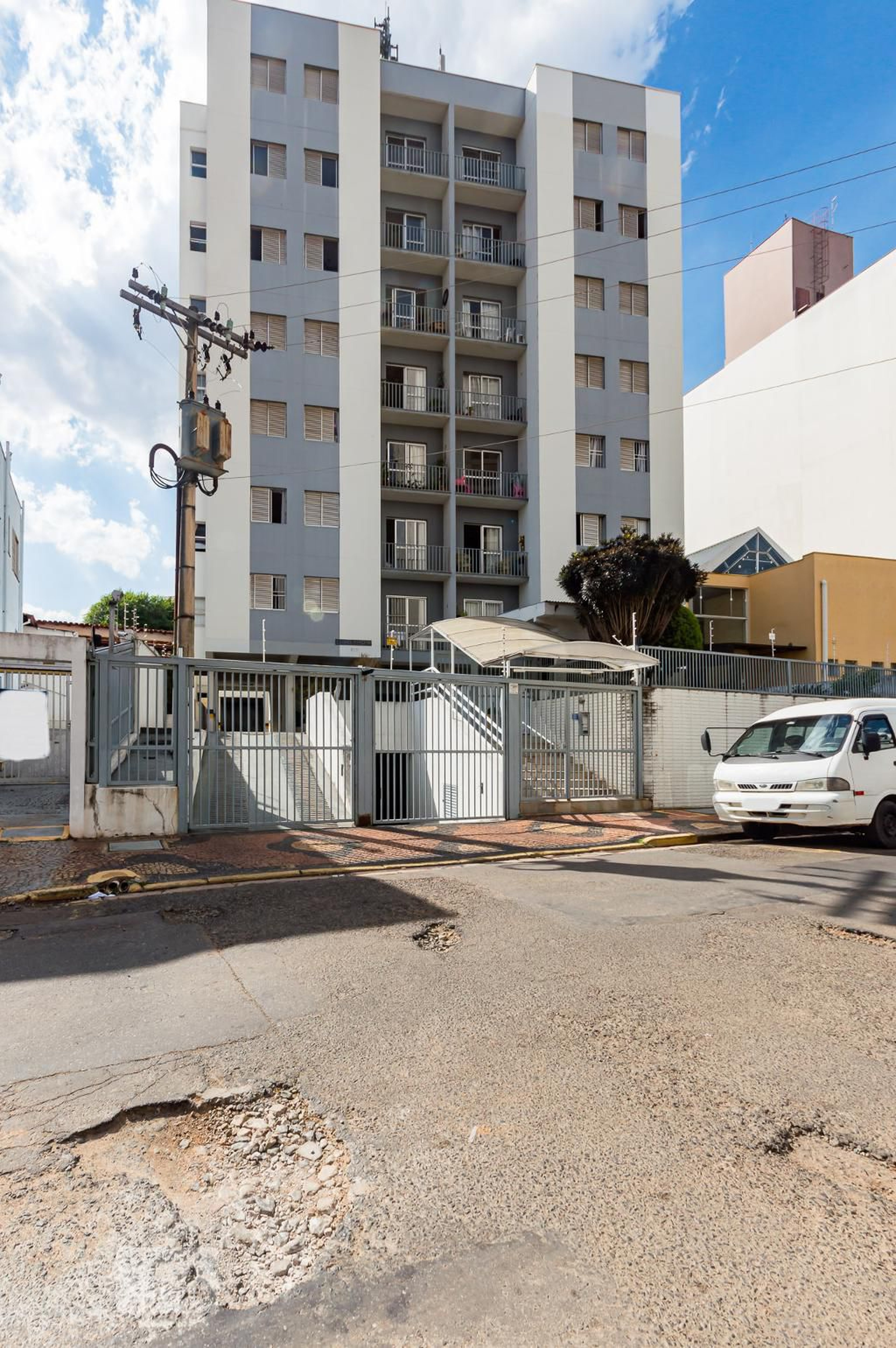 Fachada do Condomínio Condomínio em Rua Azárias de Melo, 377