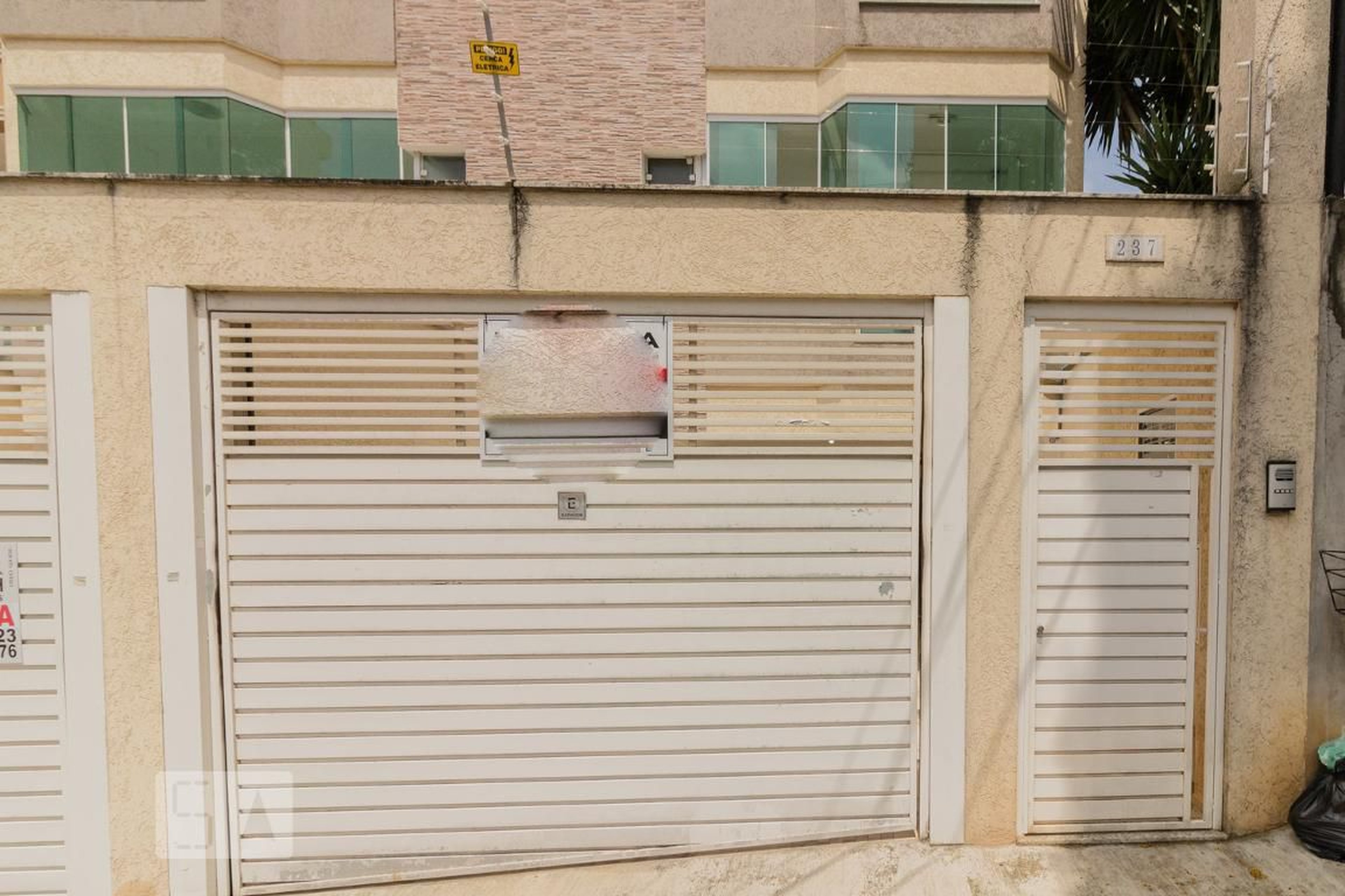 Fachada Condomínio em Rua Jequitinhonha, 237