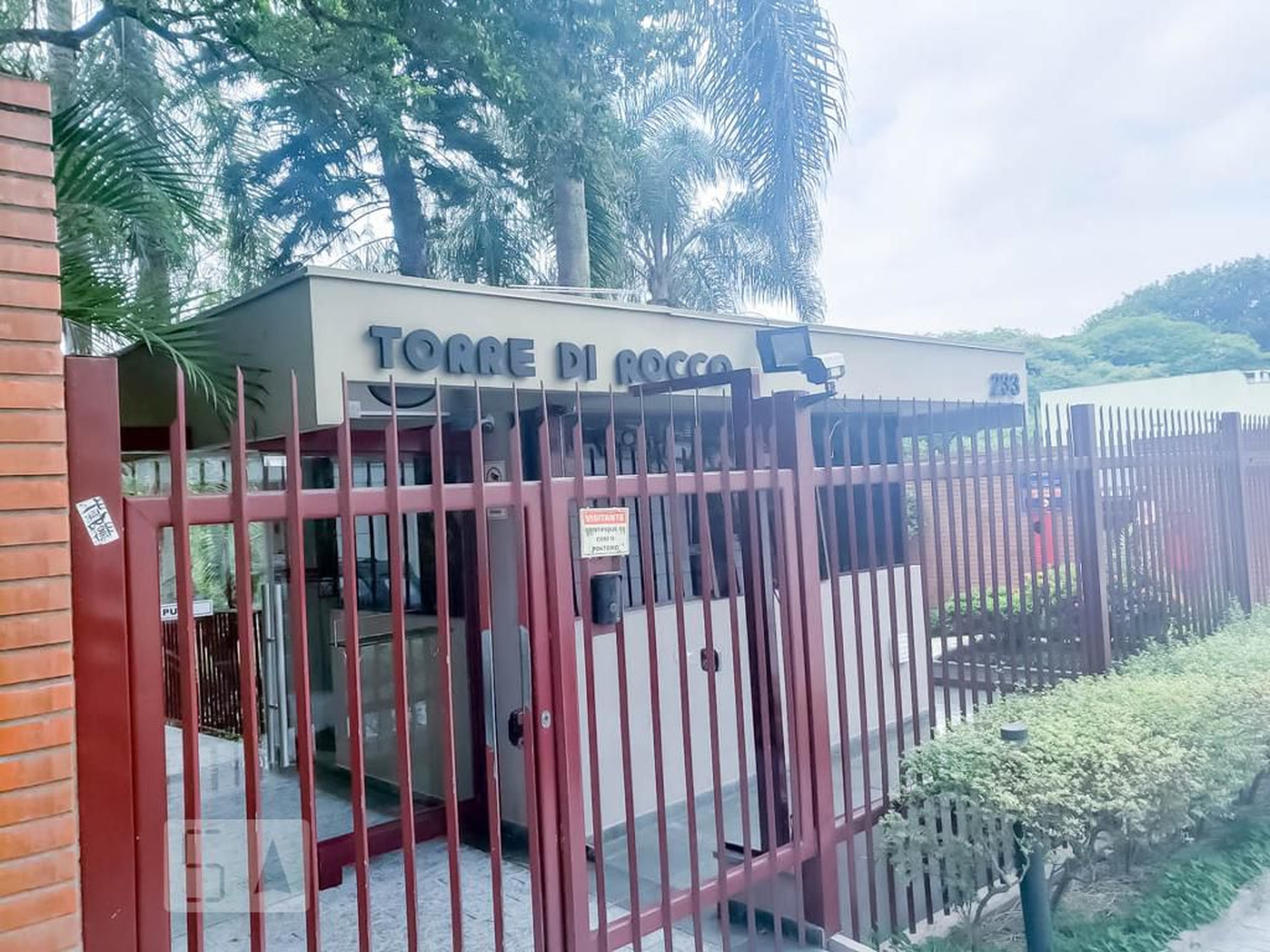 Fachada do Condomínio Edifício Torre di Rocco