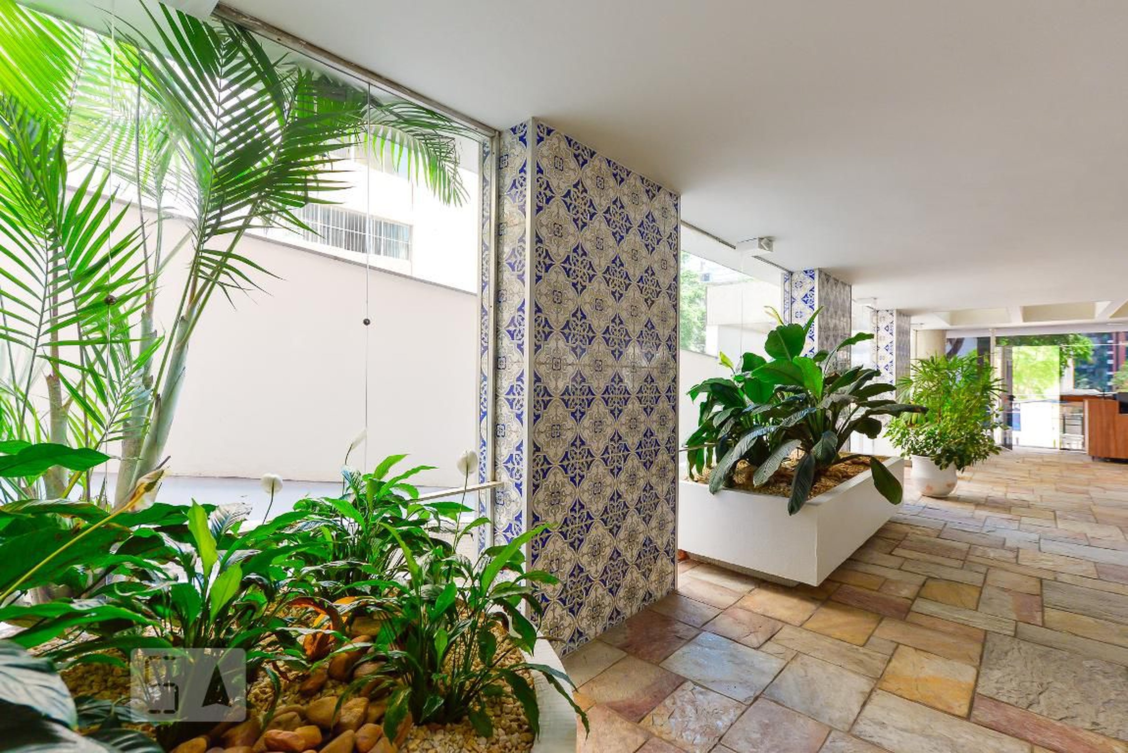 Hall Entrada - Analisa