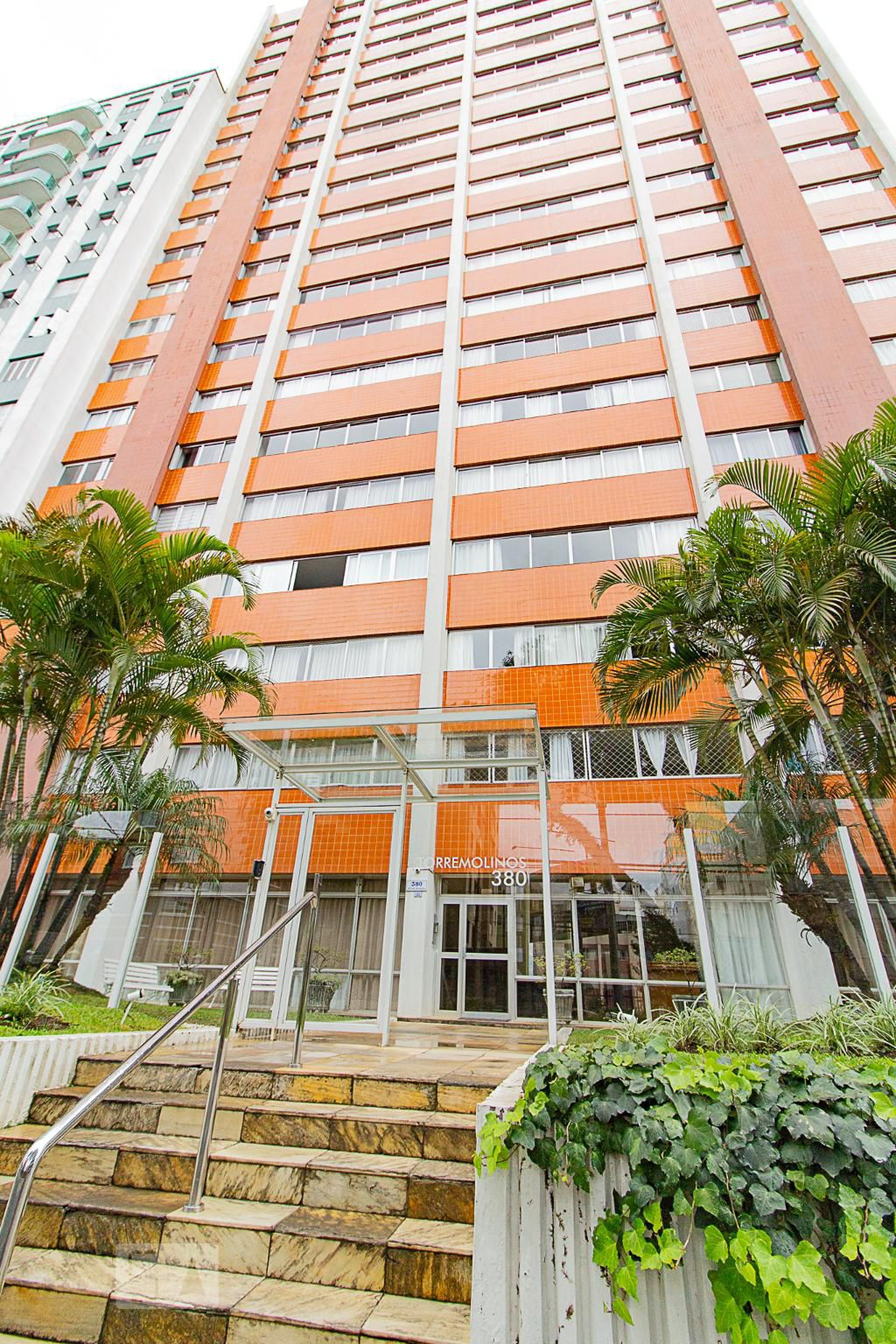 Fachada do Condomínio Edifício Torremolinos