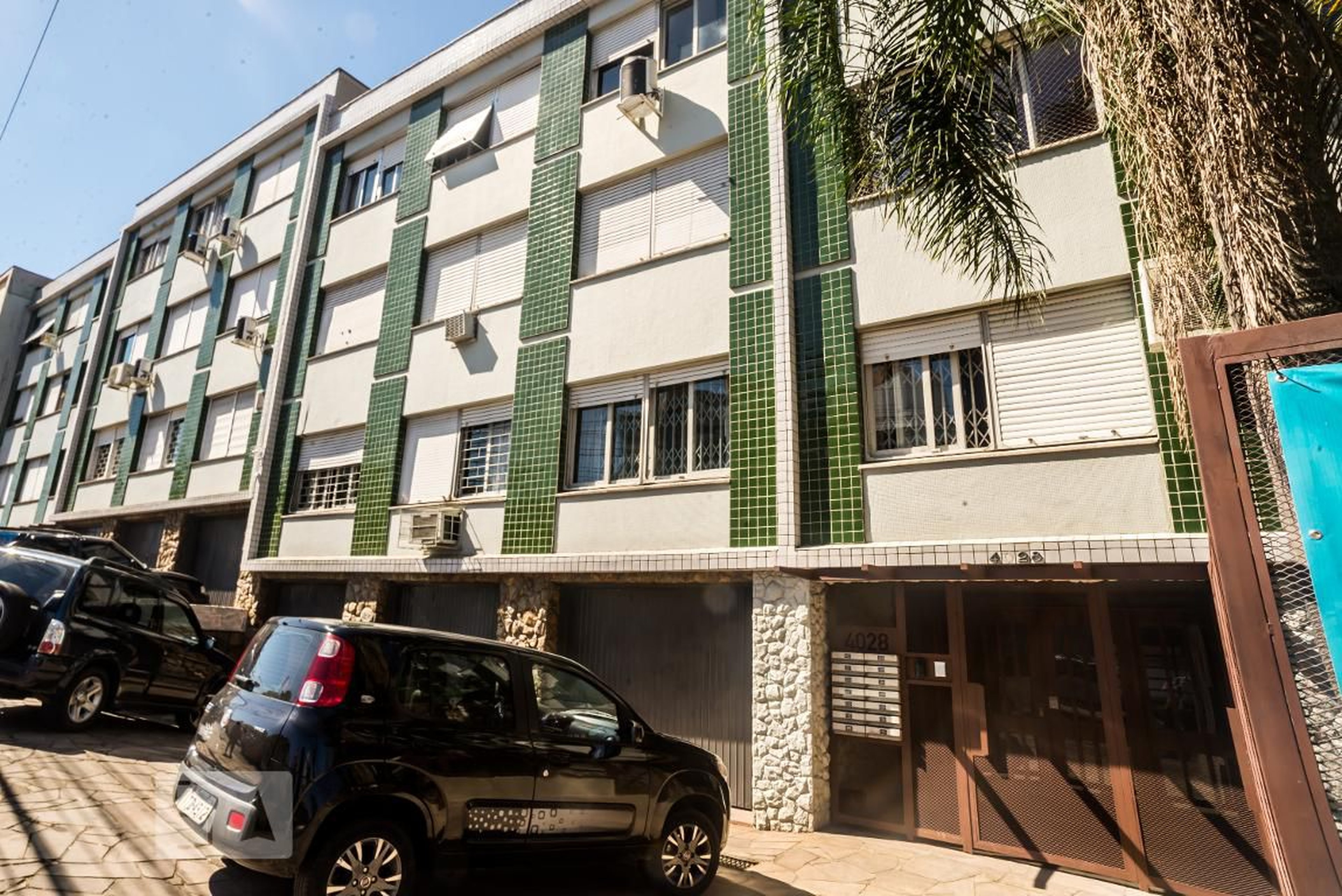 Fachada Condomínio em Avenida Protásio Alves, 4028