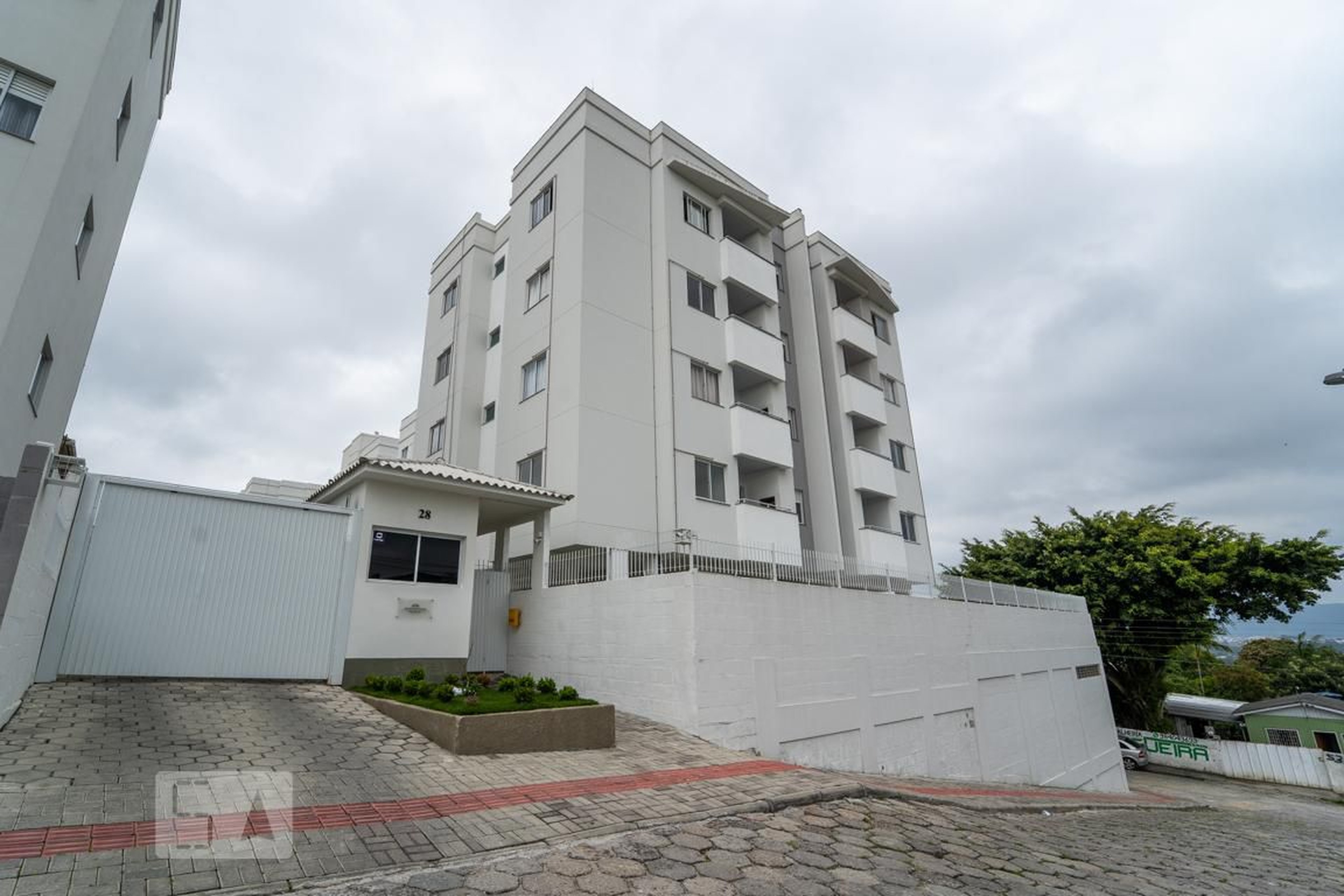 Fachada Condomínio em Rua dos Poetas, 53