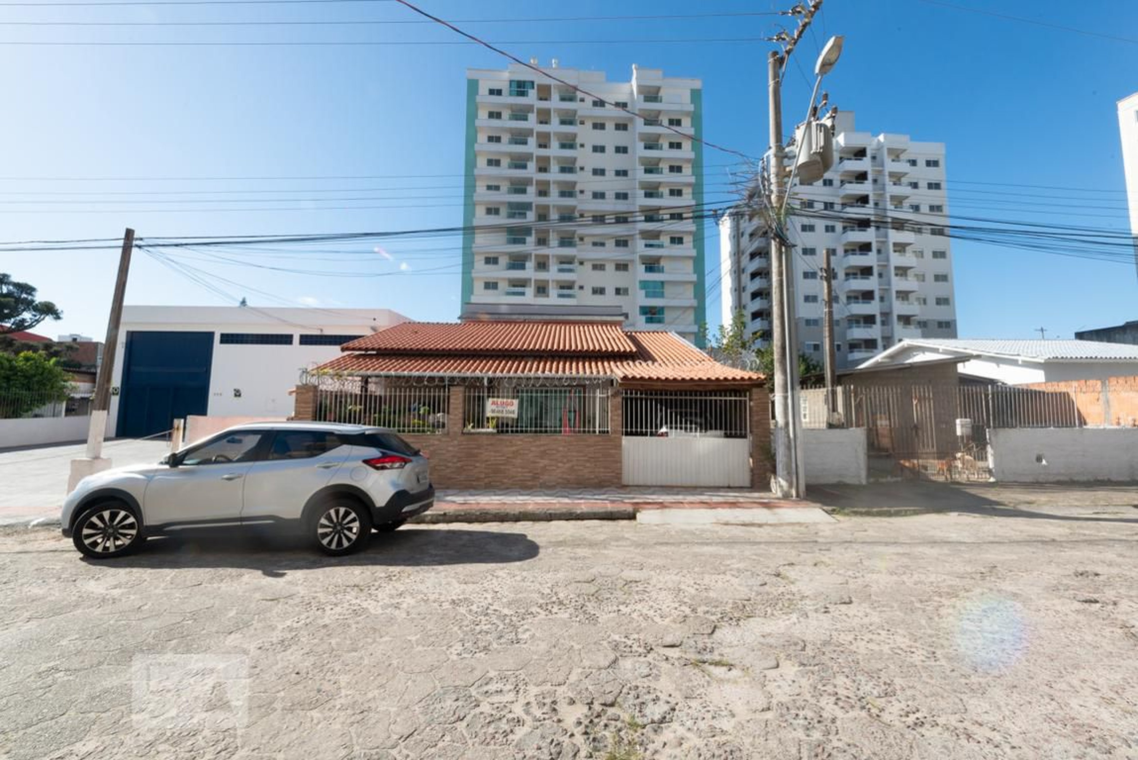 Fachada Condomínio em Rua Pintor Eduardo Dias, 785