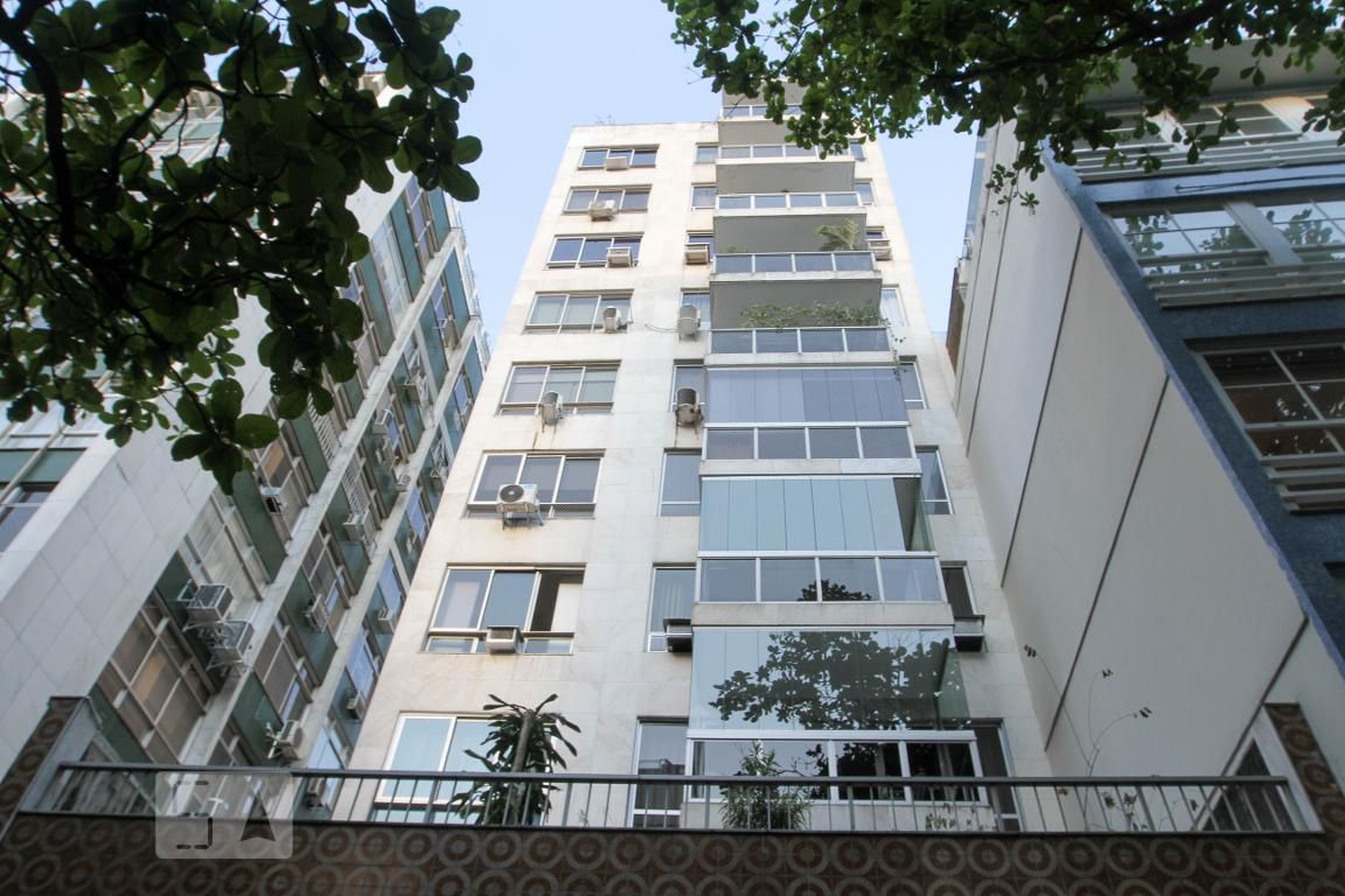 Fachada do Prédio Condomínio em Rua Rainha Guilhermina, 74