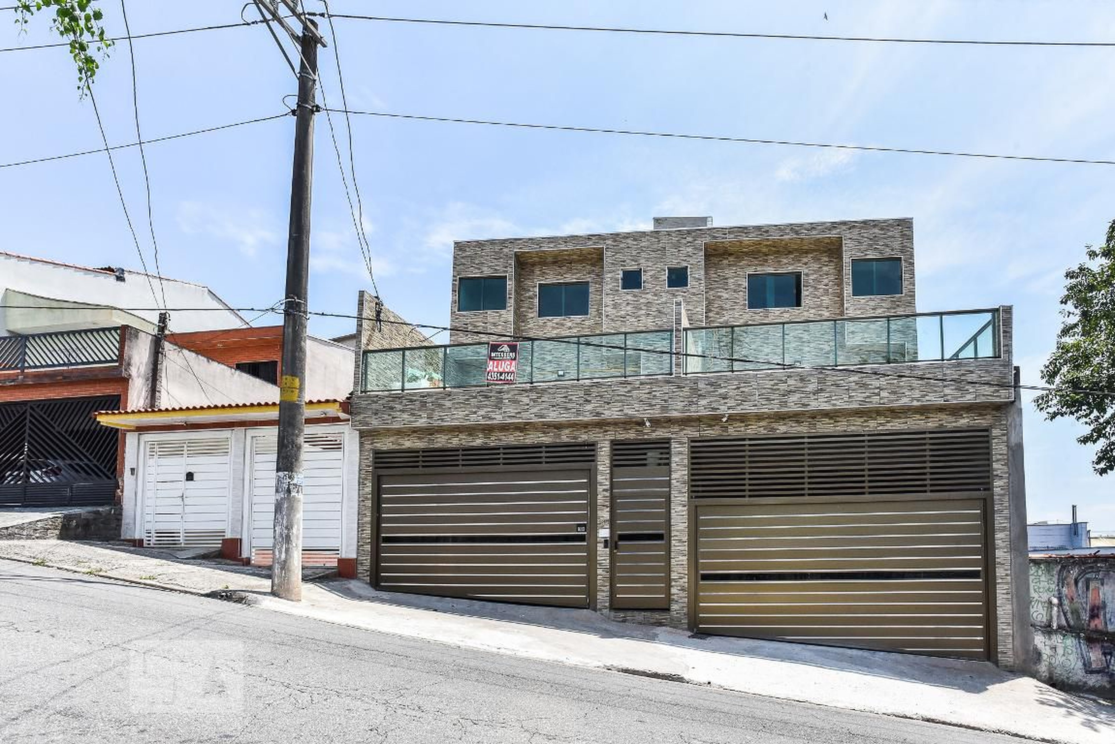 Fachada Condomínio em Rua Israel Pinheiro, 30