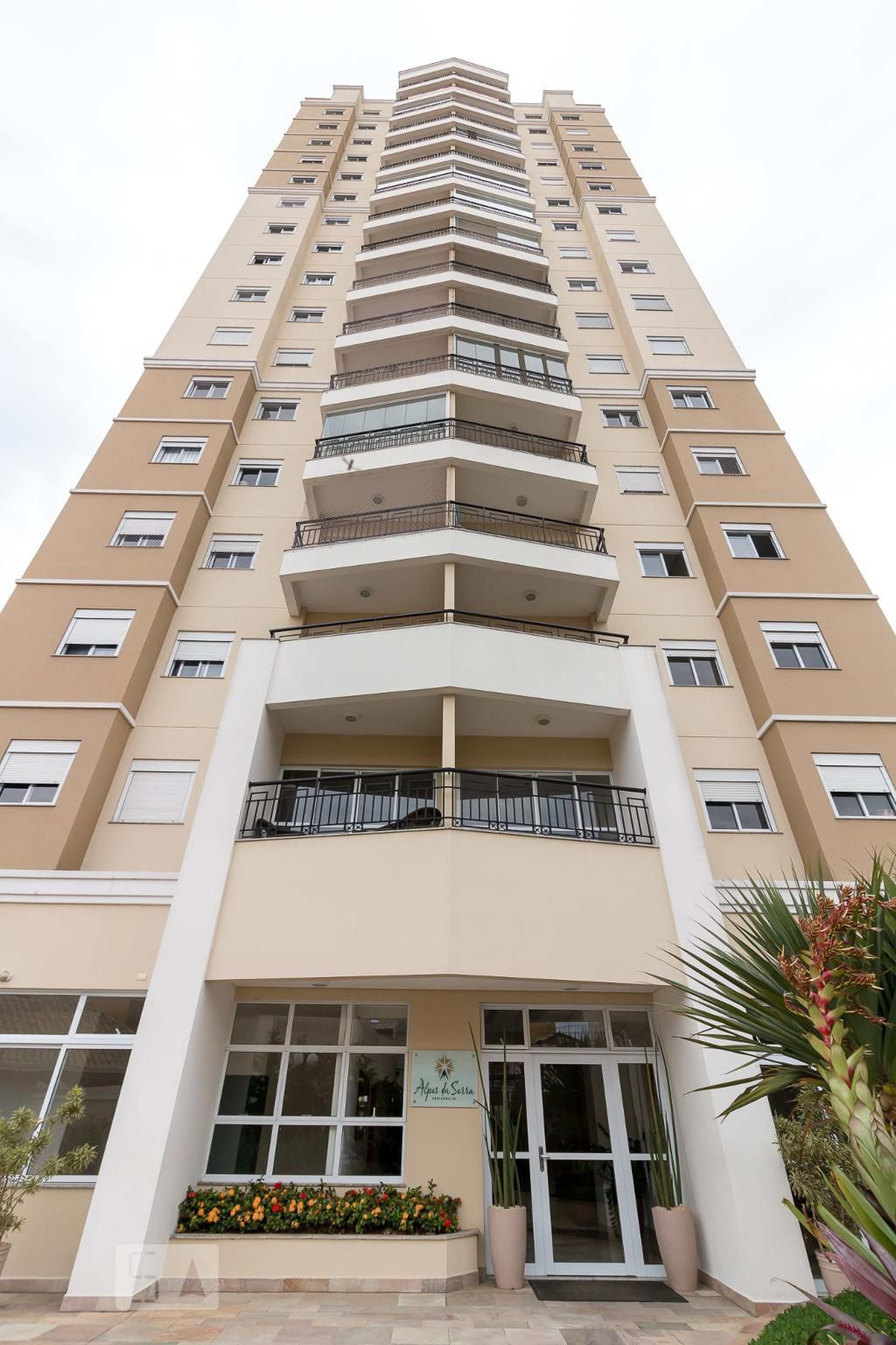 Fachada do prédio Condomínio Alpes da Serra