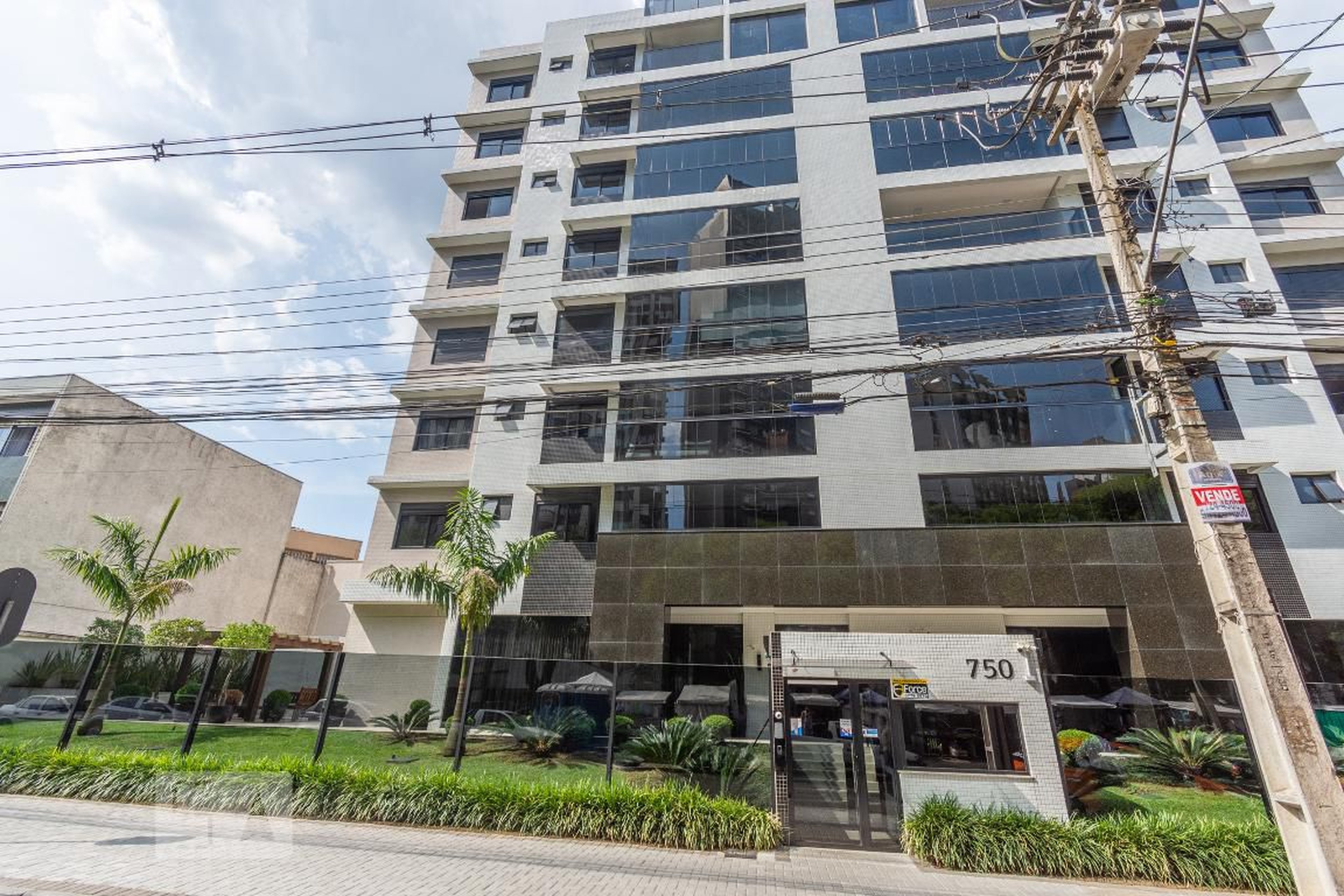 Fachada Condomínio em Praça da Ucrânia, 750