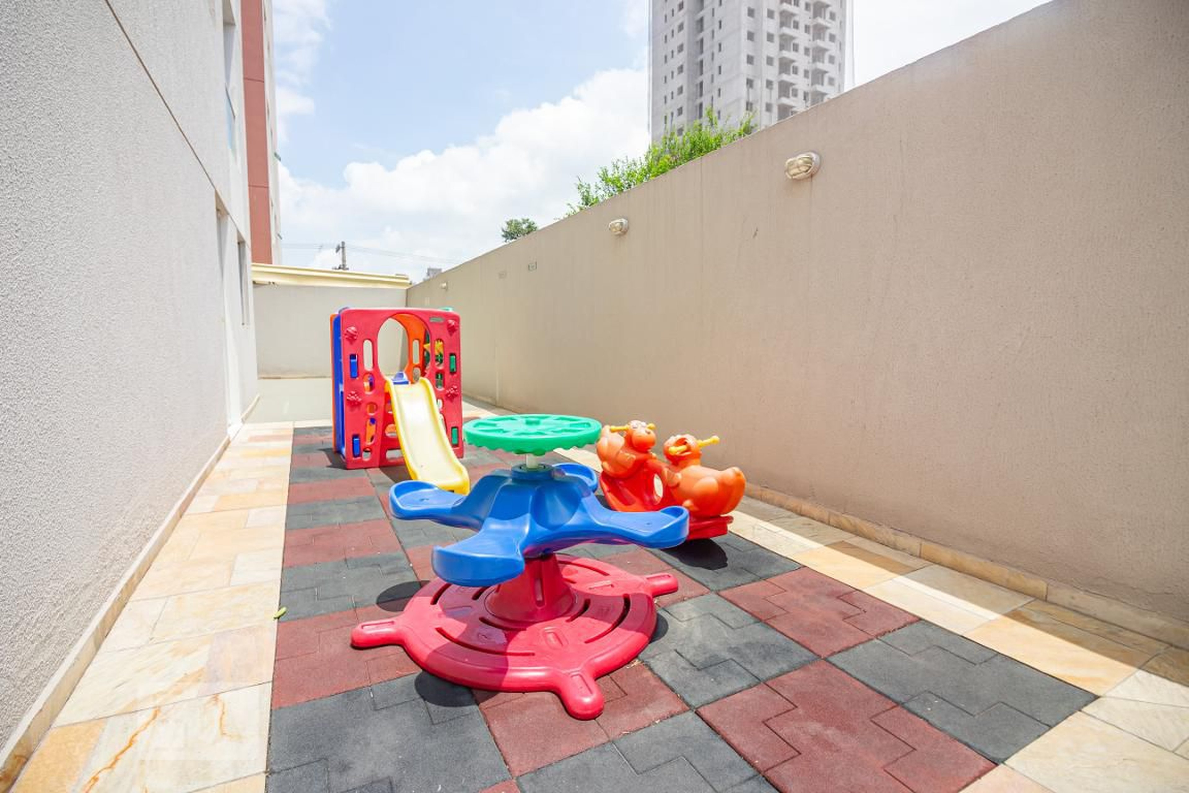 Playground - Valencia Max