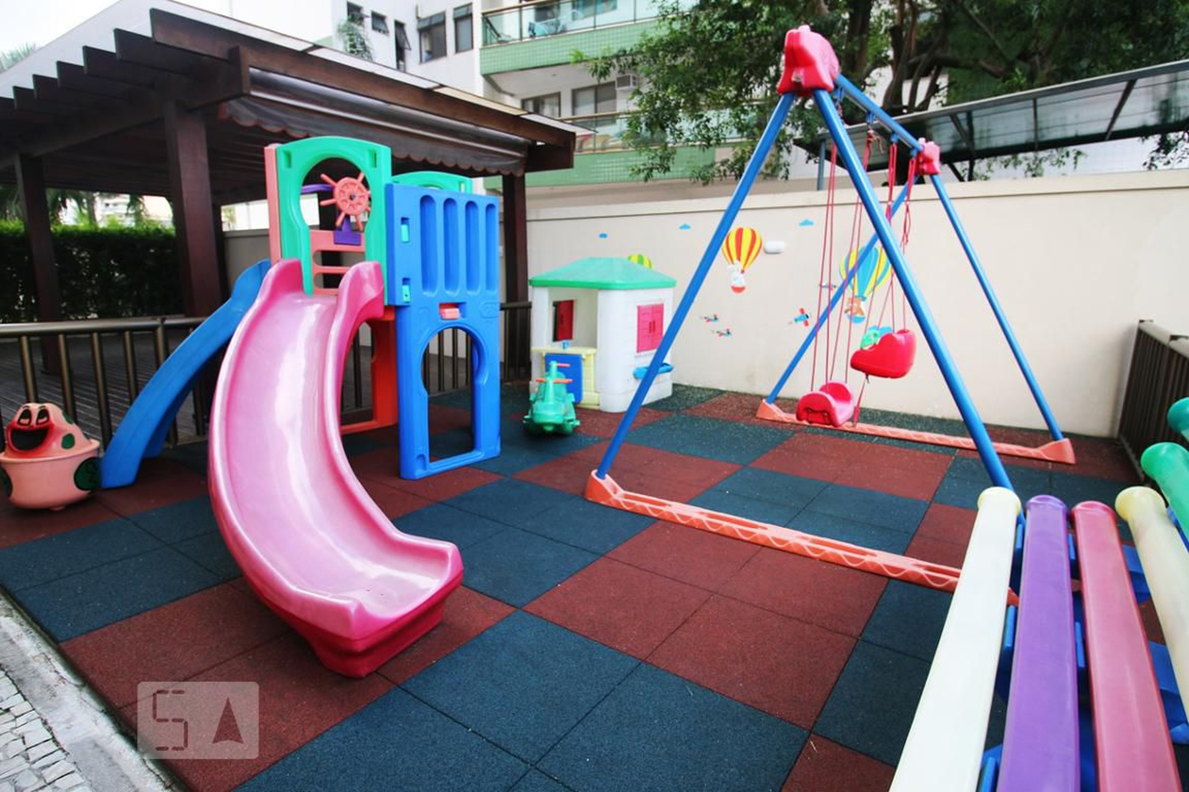 Playground - Barra Premier