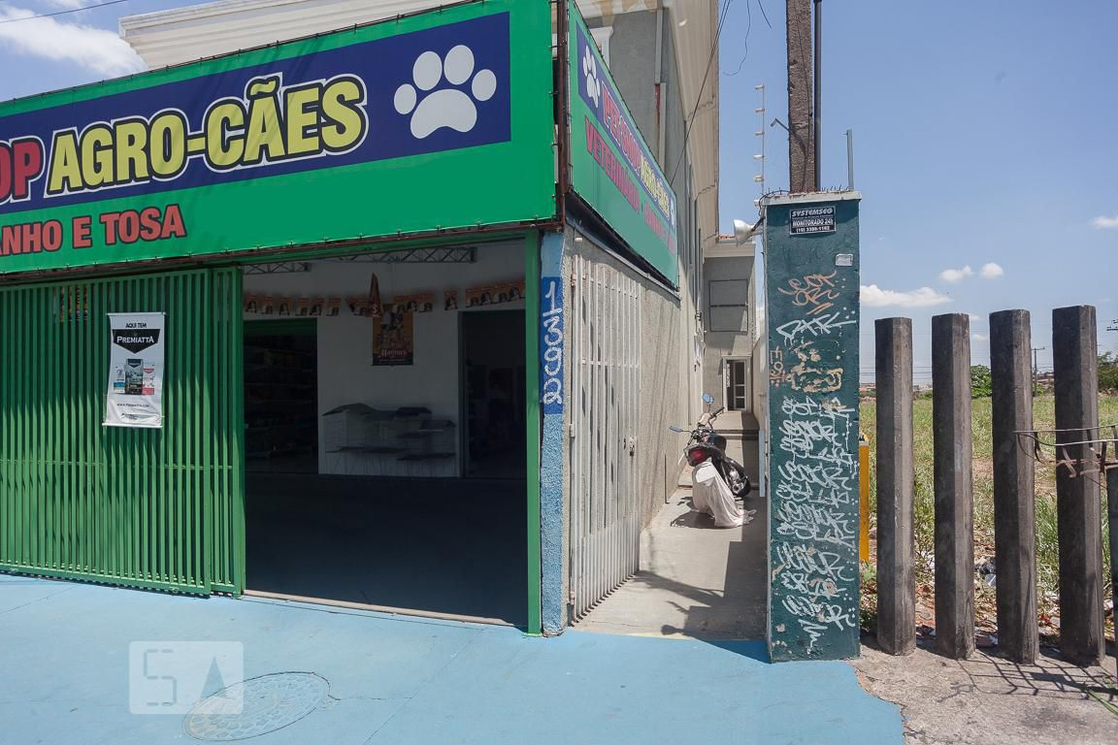 Fachada Condomínio em Avenida Ruy Rodriguez, 1392