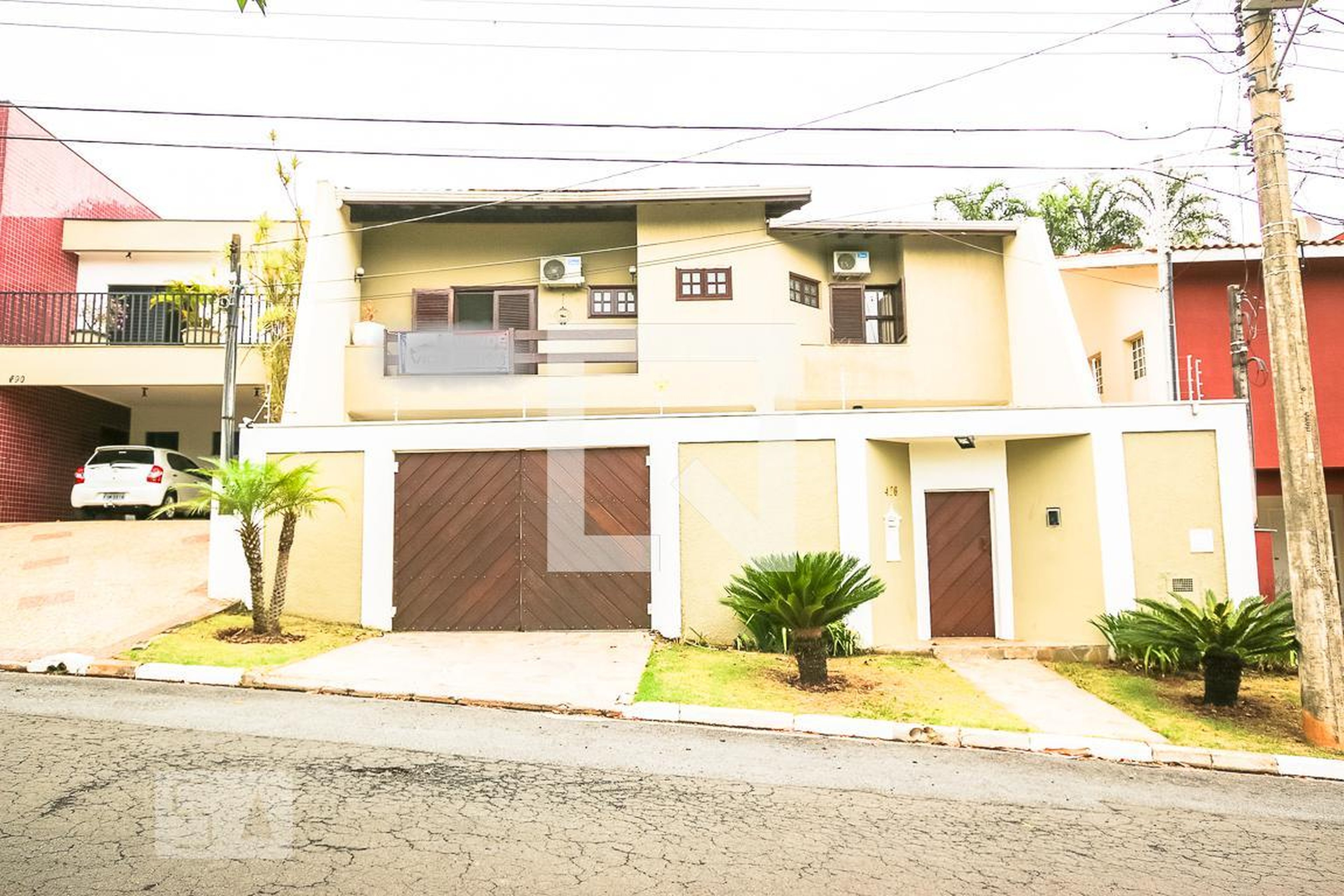 Fachada Condomínio em Rua Celso José Gerin, 476