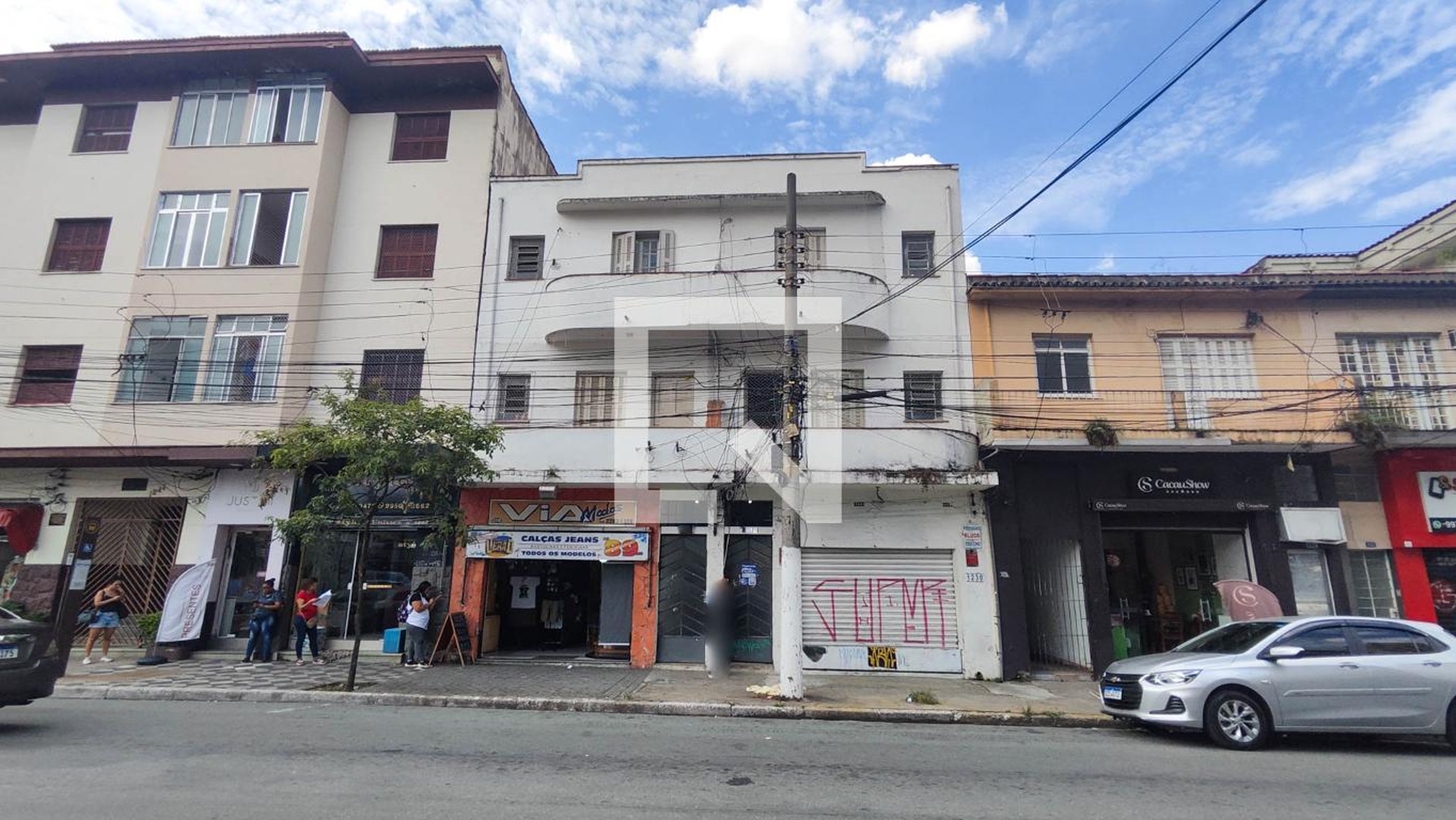 Fachada do Prédio Condomínio em Avenida Leôncio de Magalhães, 1232