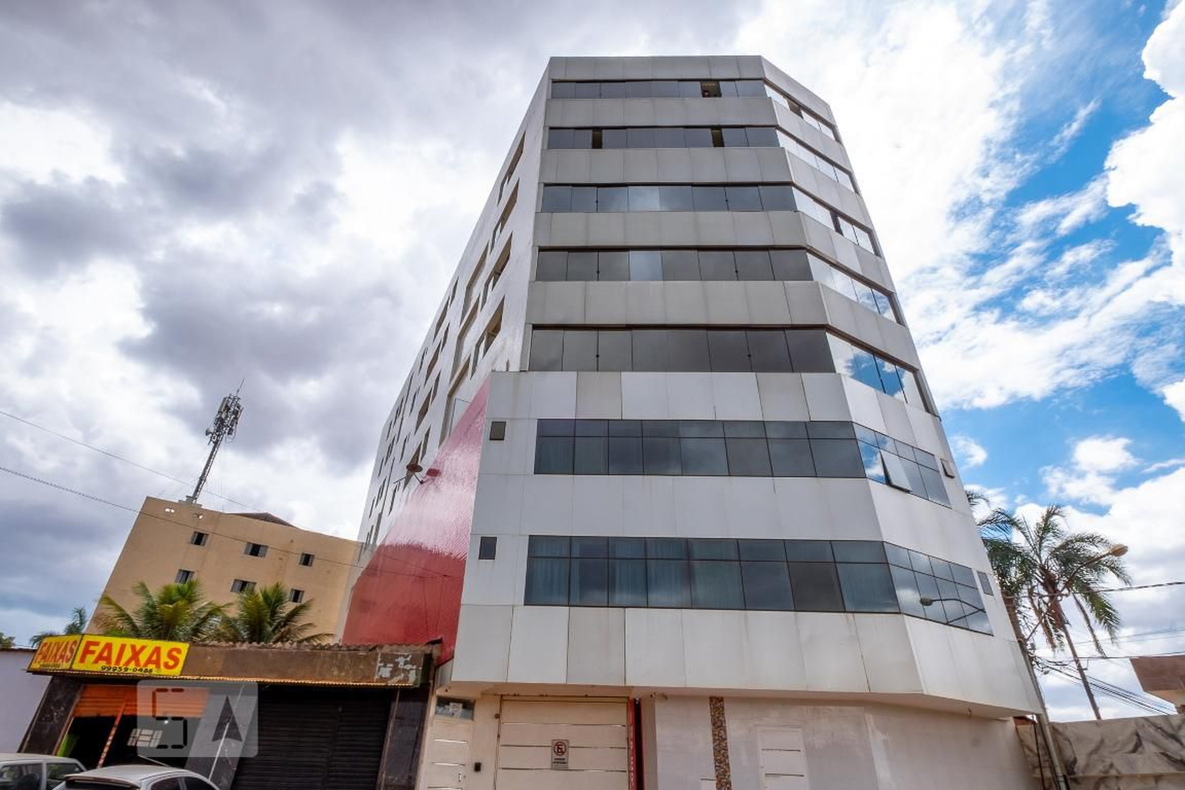 Fachada do Prédio Condomínio em  Rua 4c  Chácara 11, Lote 26B