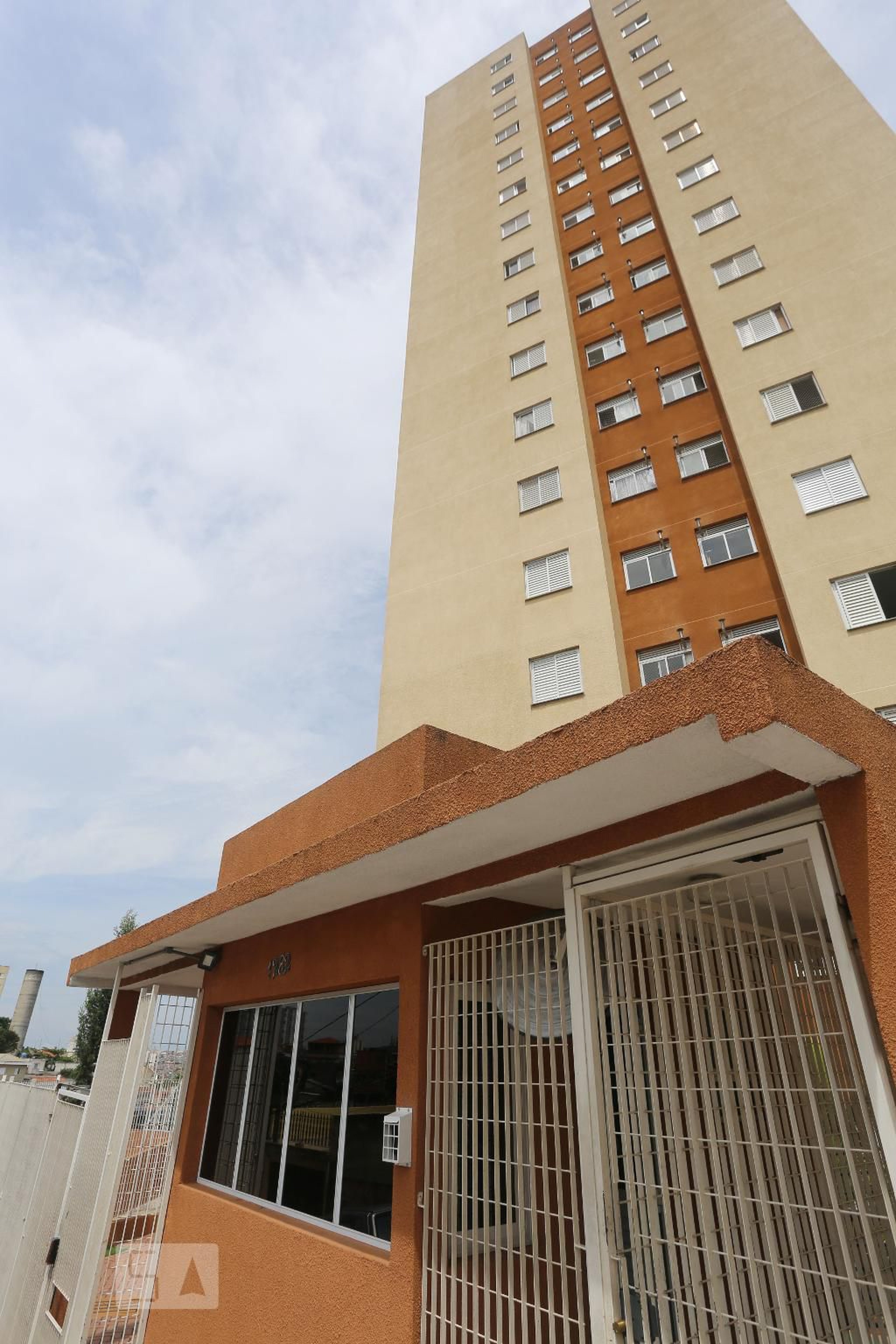 Fachada do Condomínio Condomínio Mirantes de Quitauna