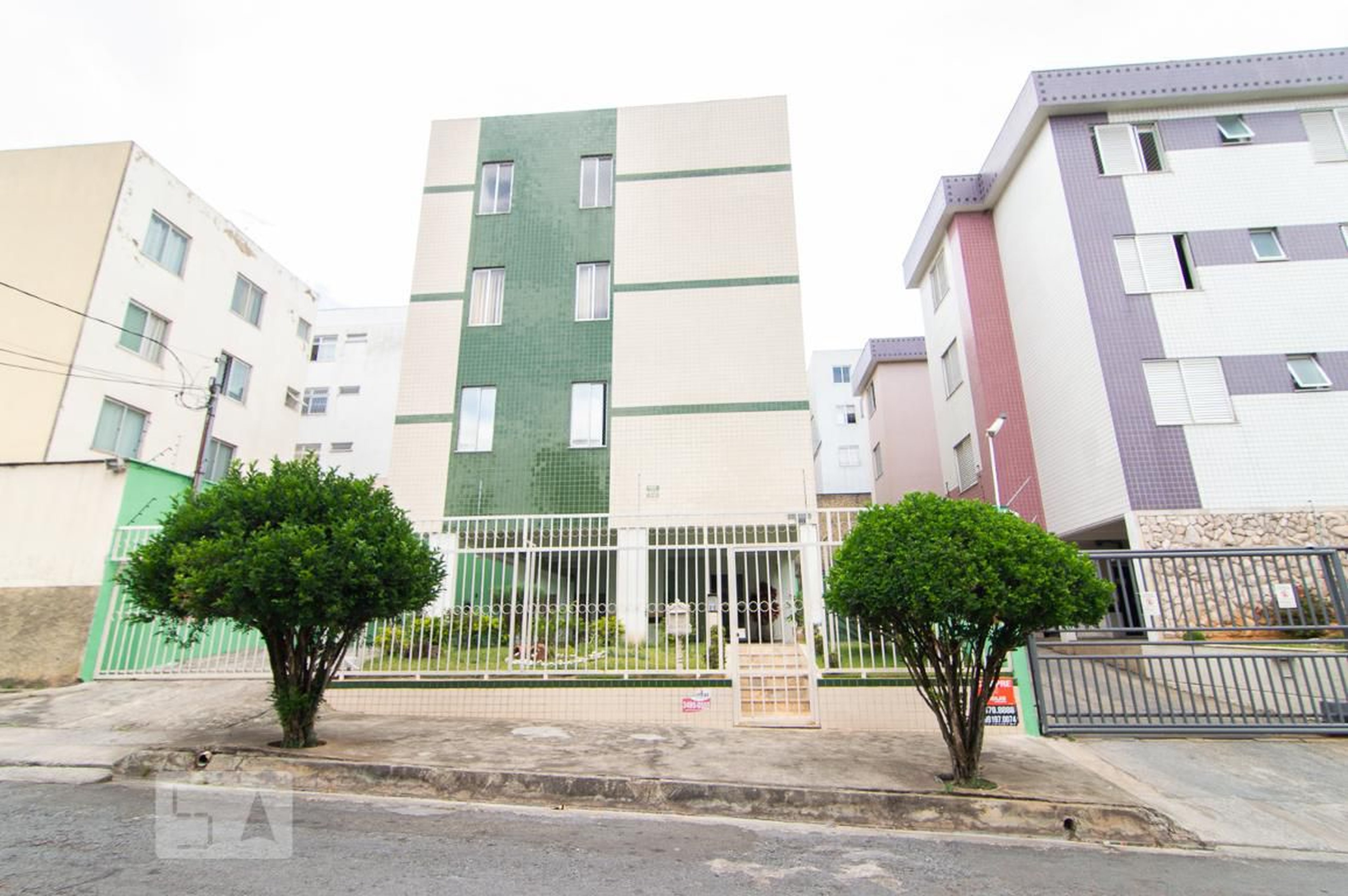 Fachada Condomínio em Rua José Mendes de Carvalho, 235