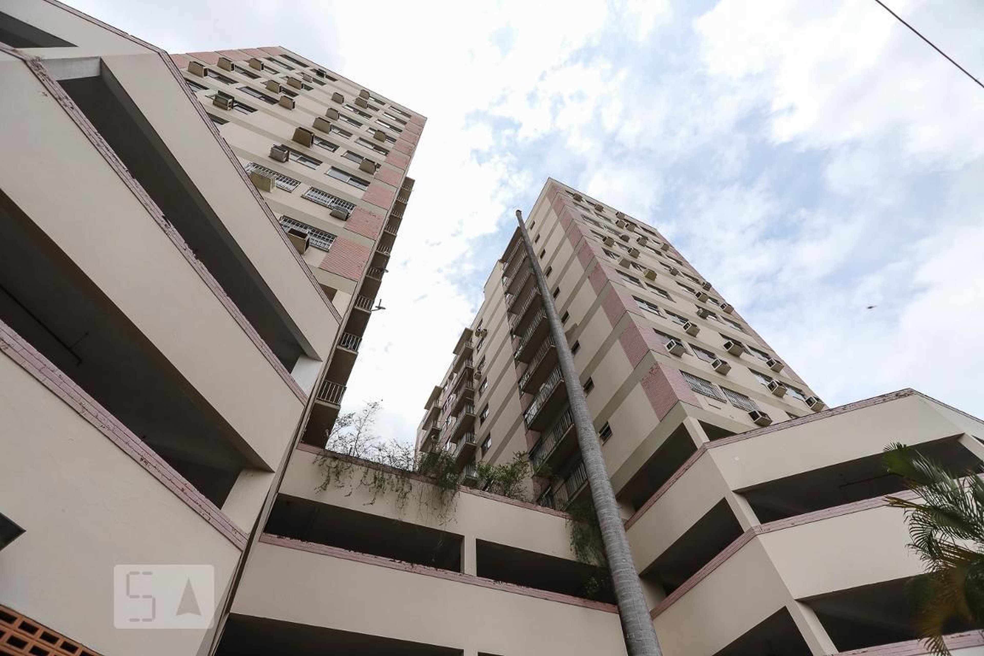 Fachada Condomínio em Rua Pedro Domingues, 52