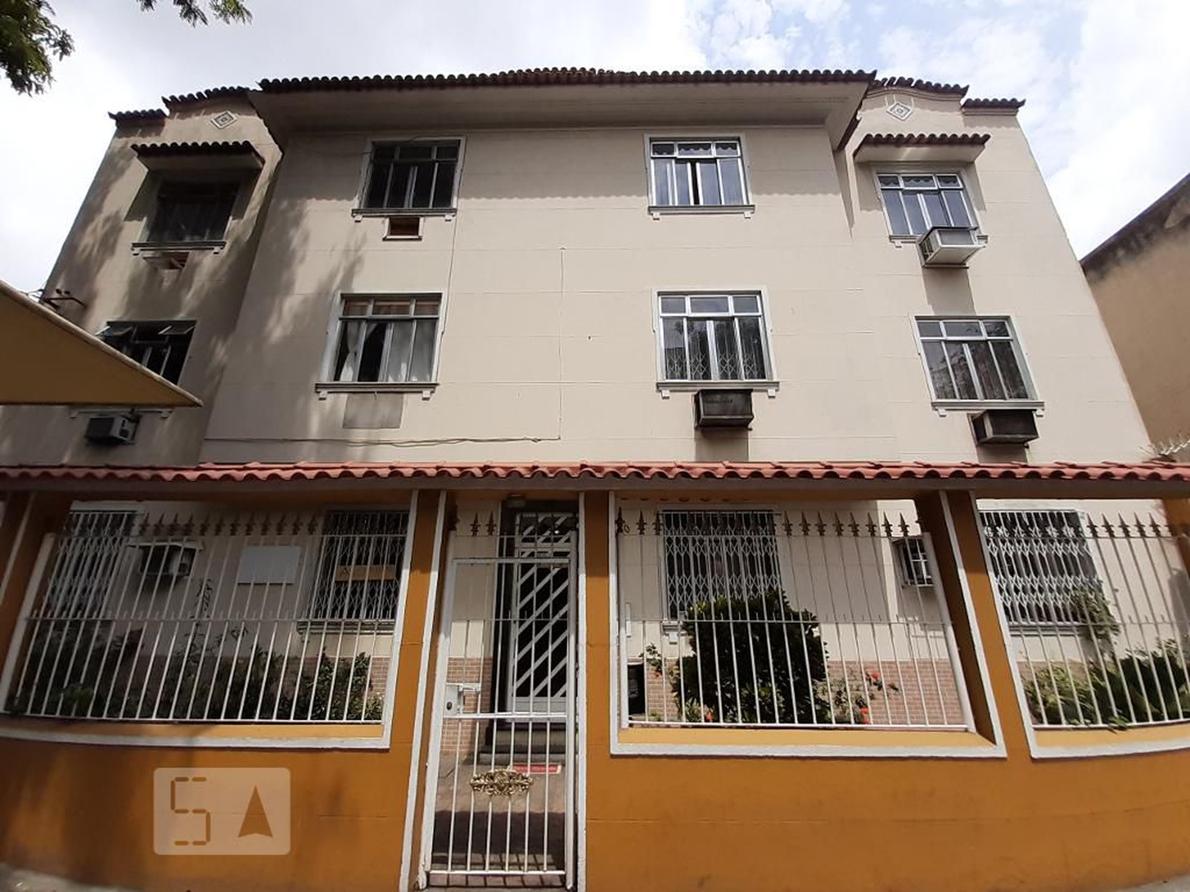 Fachada Condomínio em Rua Condessa Belmonte, 200