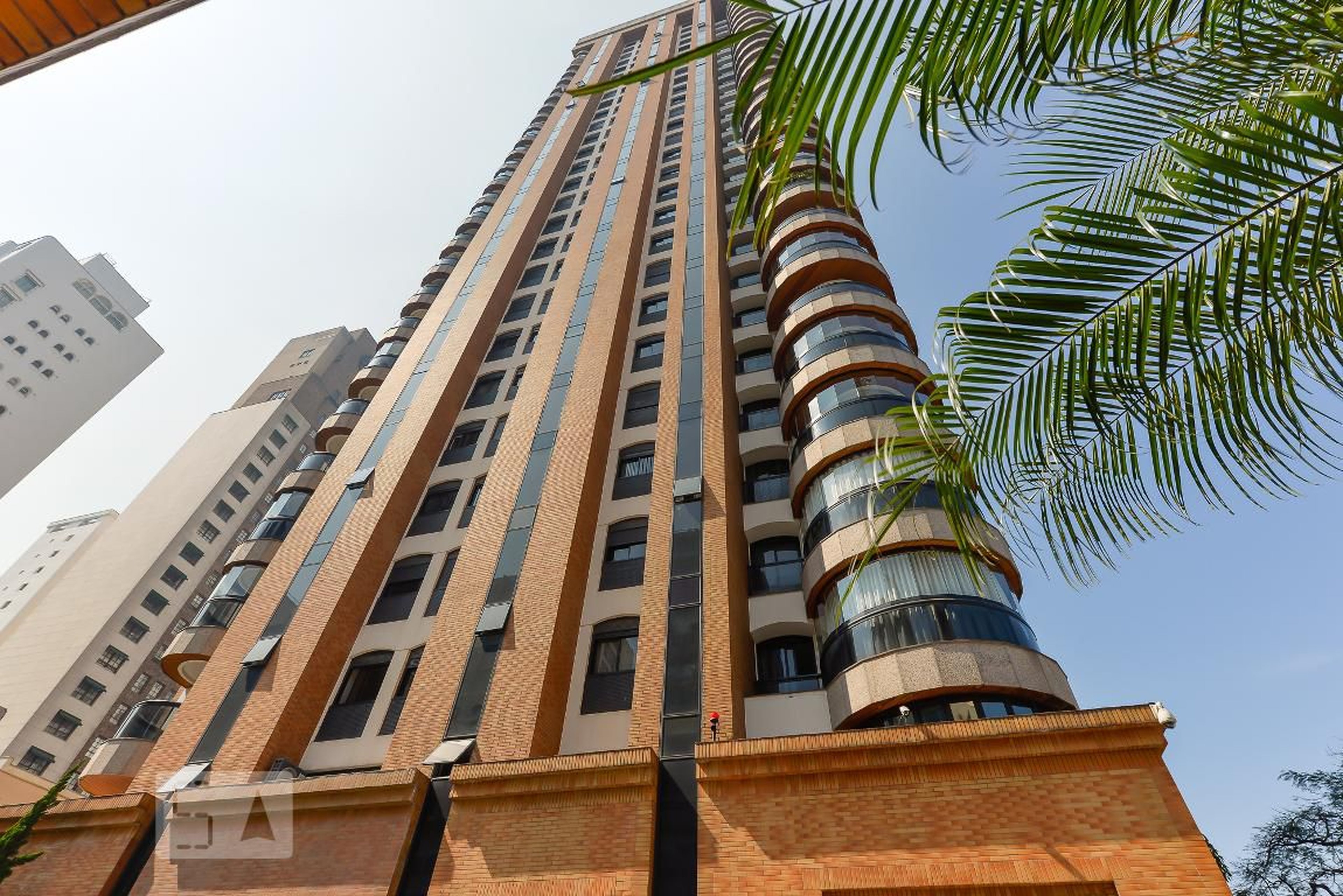 Fachada Condomínio Mansão Jardim Europa