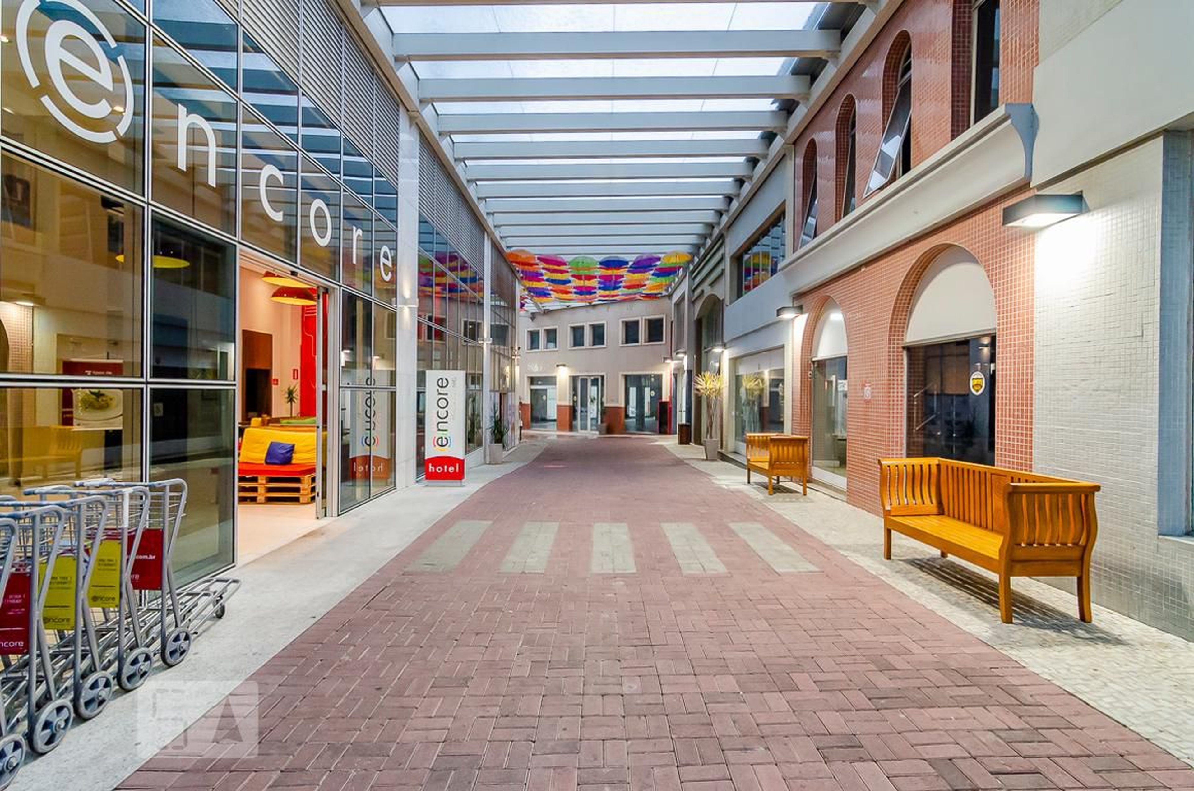 Entrada Condomínio em Avenida Cristiano Machado, 3411