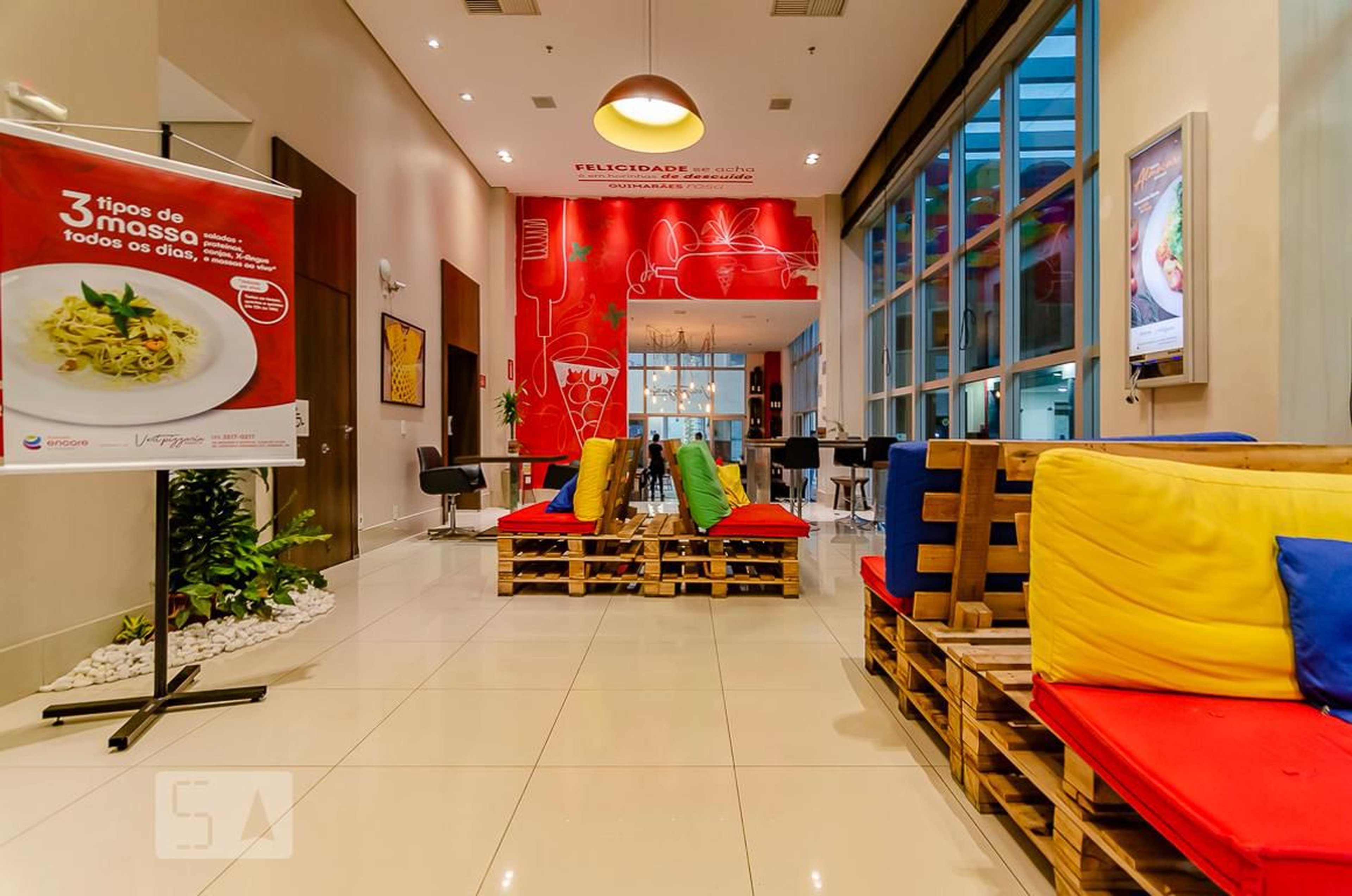 Hall de Entrada Condomínio em Avenida Cristiano Machado, 3411