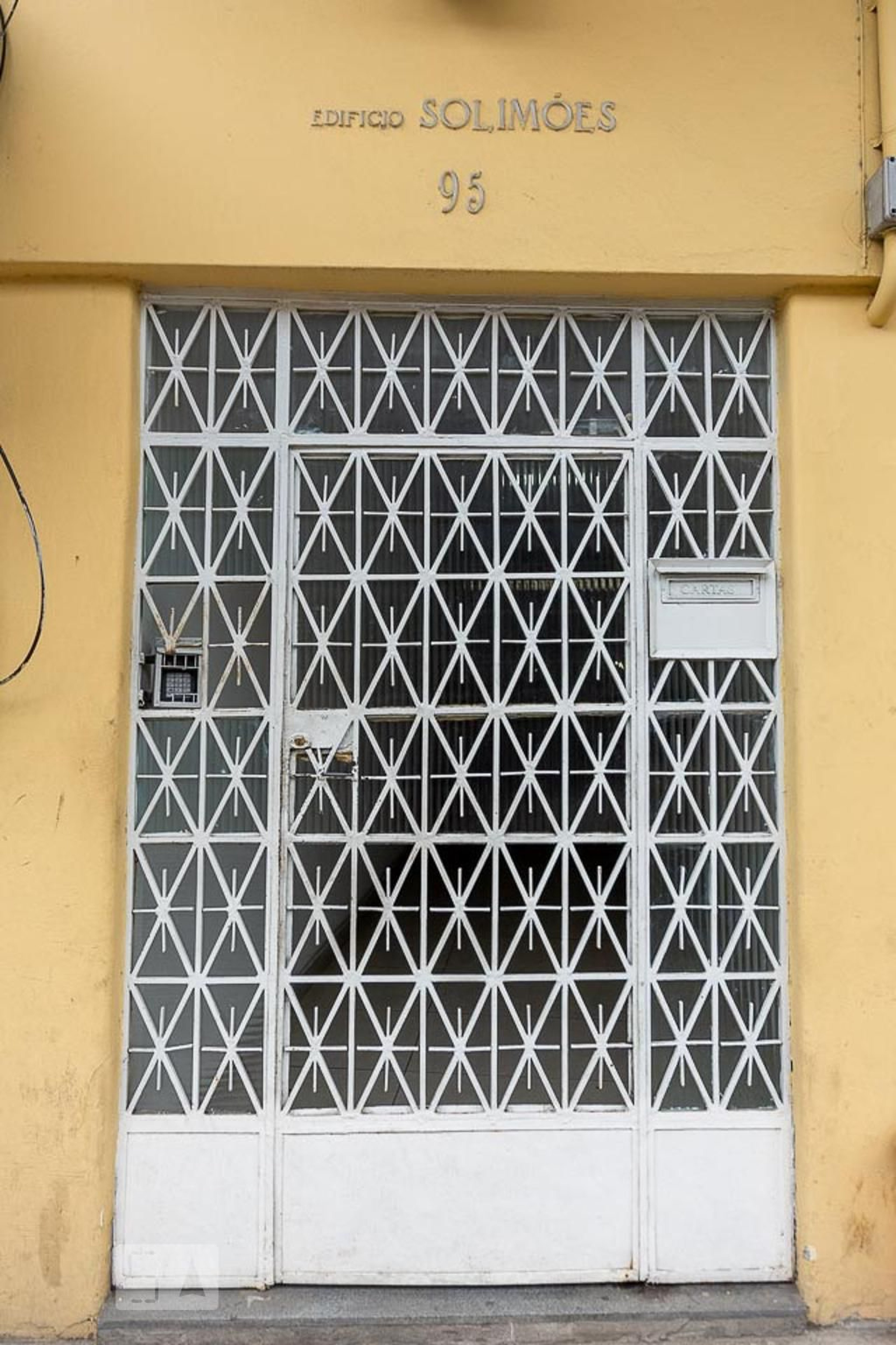 Entrada do Prédio Edifício Solimões