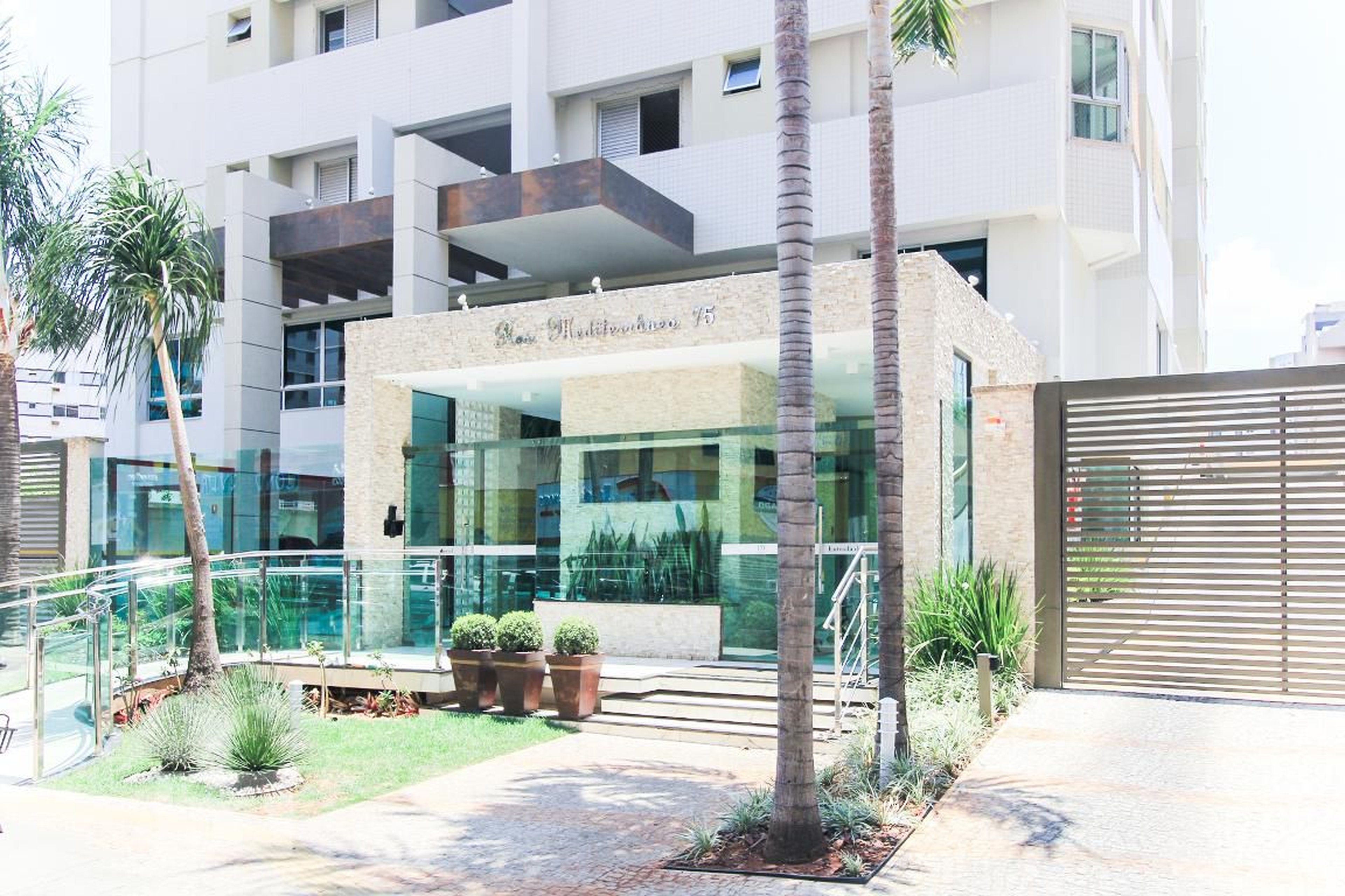 Fachada do Condomínio Condomínio Res. Mediterrâneo