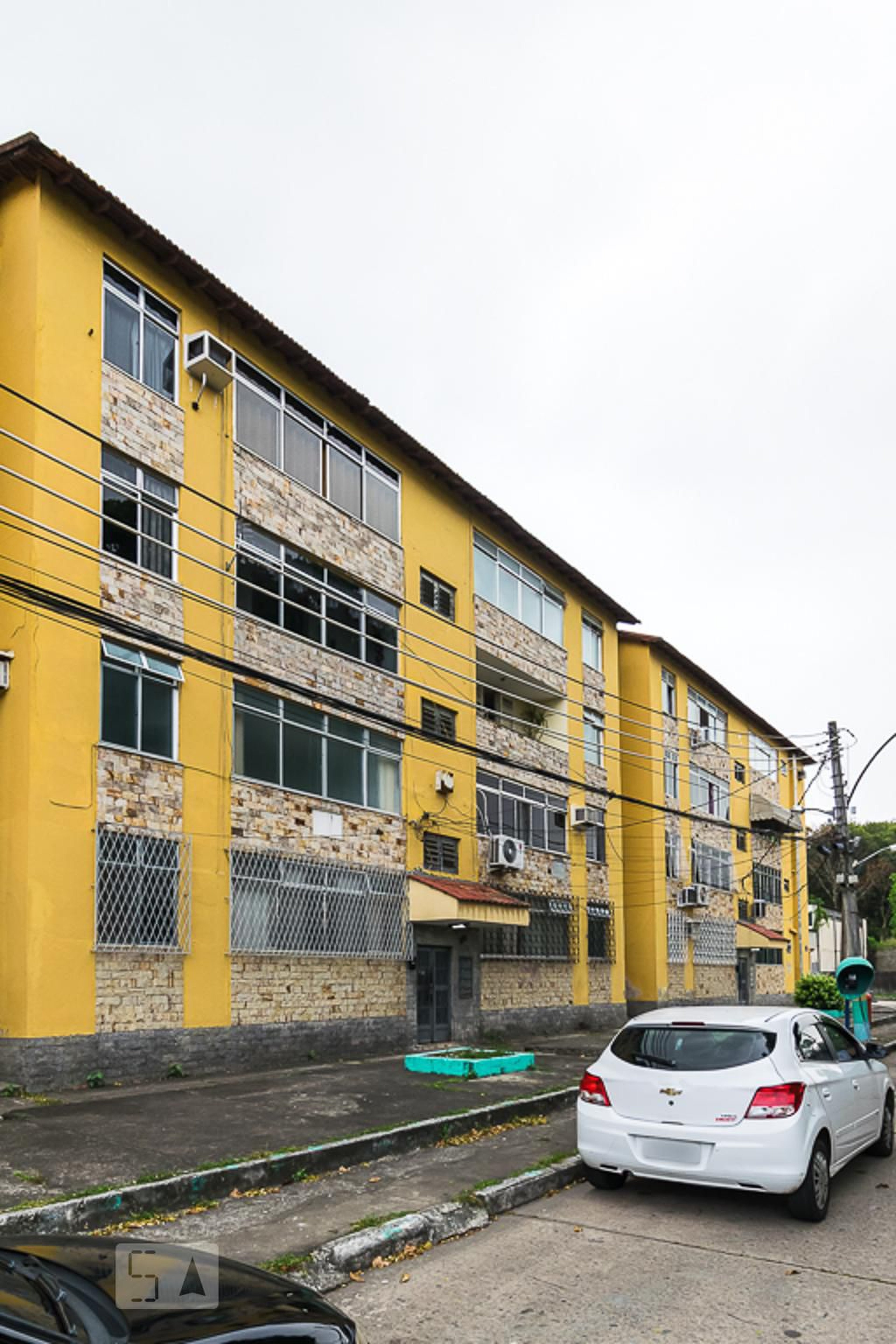 Fachada do prédio Condomínio em Rua Santa Camila Pia, 275