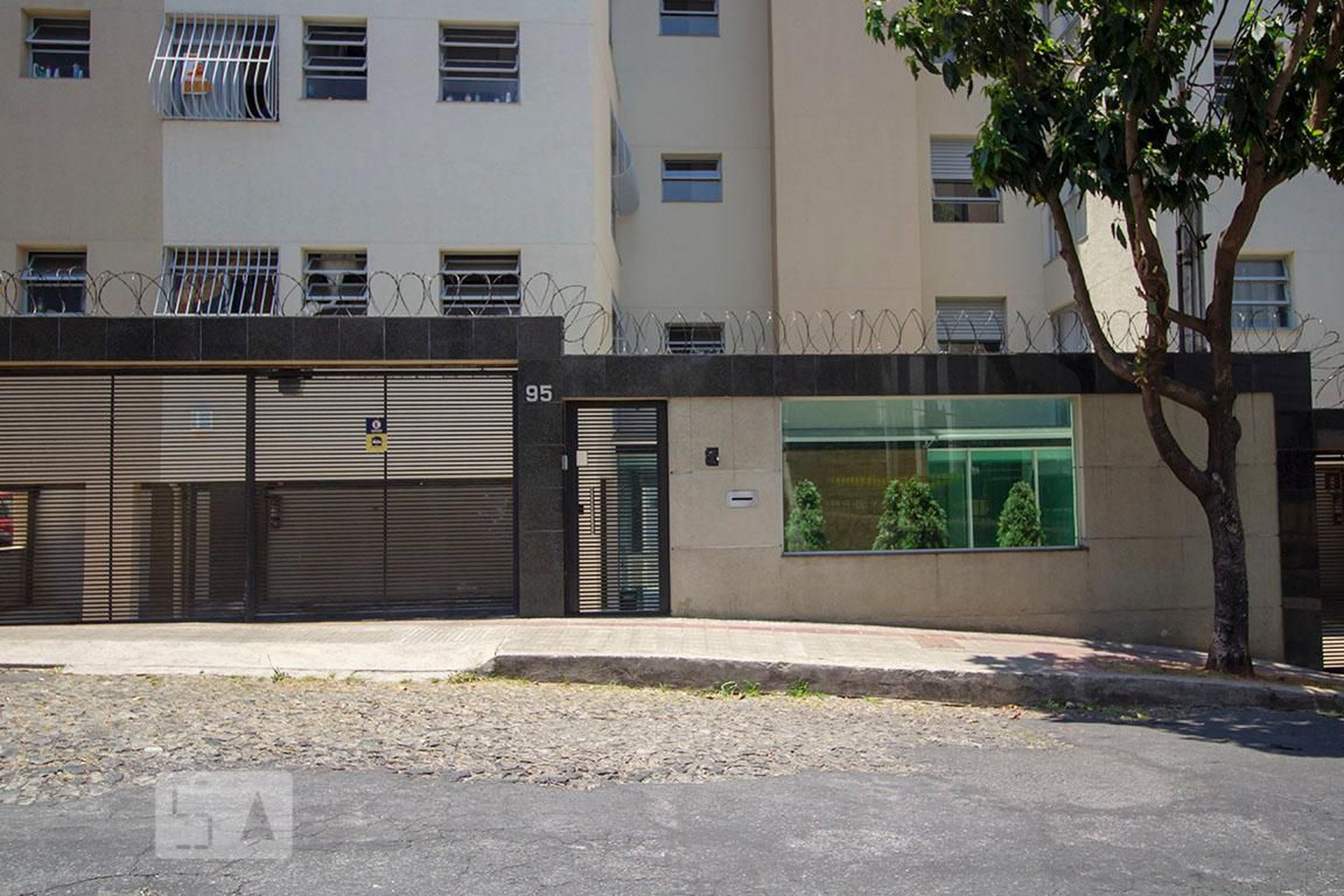 Fachada Condomínio Vila Marinhos