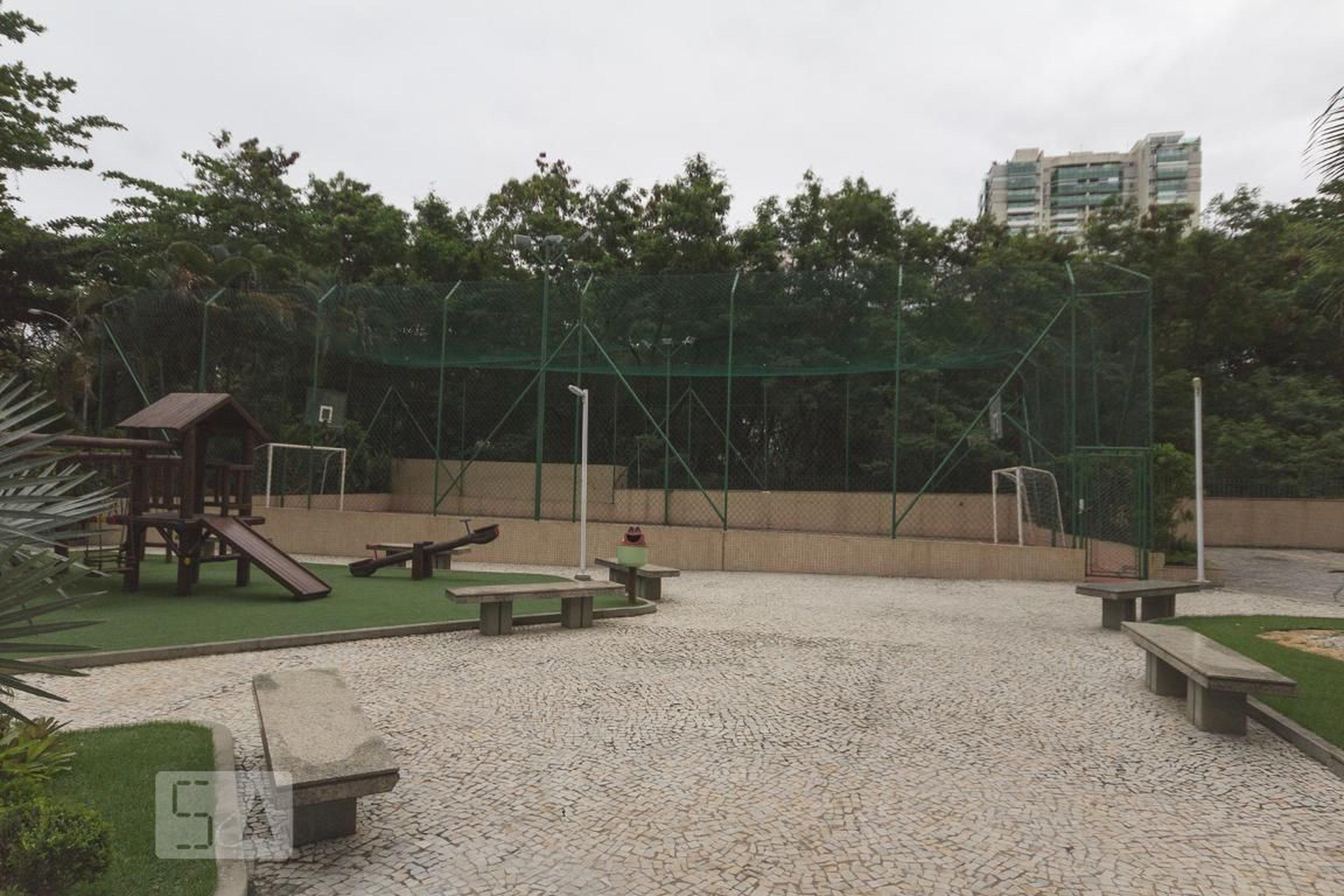 Playground - Edifício Barra Inn Apart  Hotel