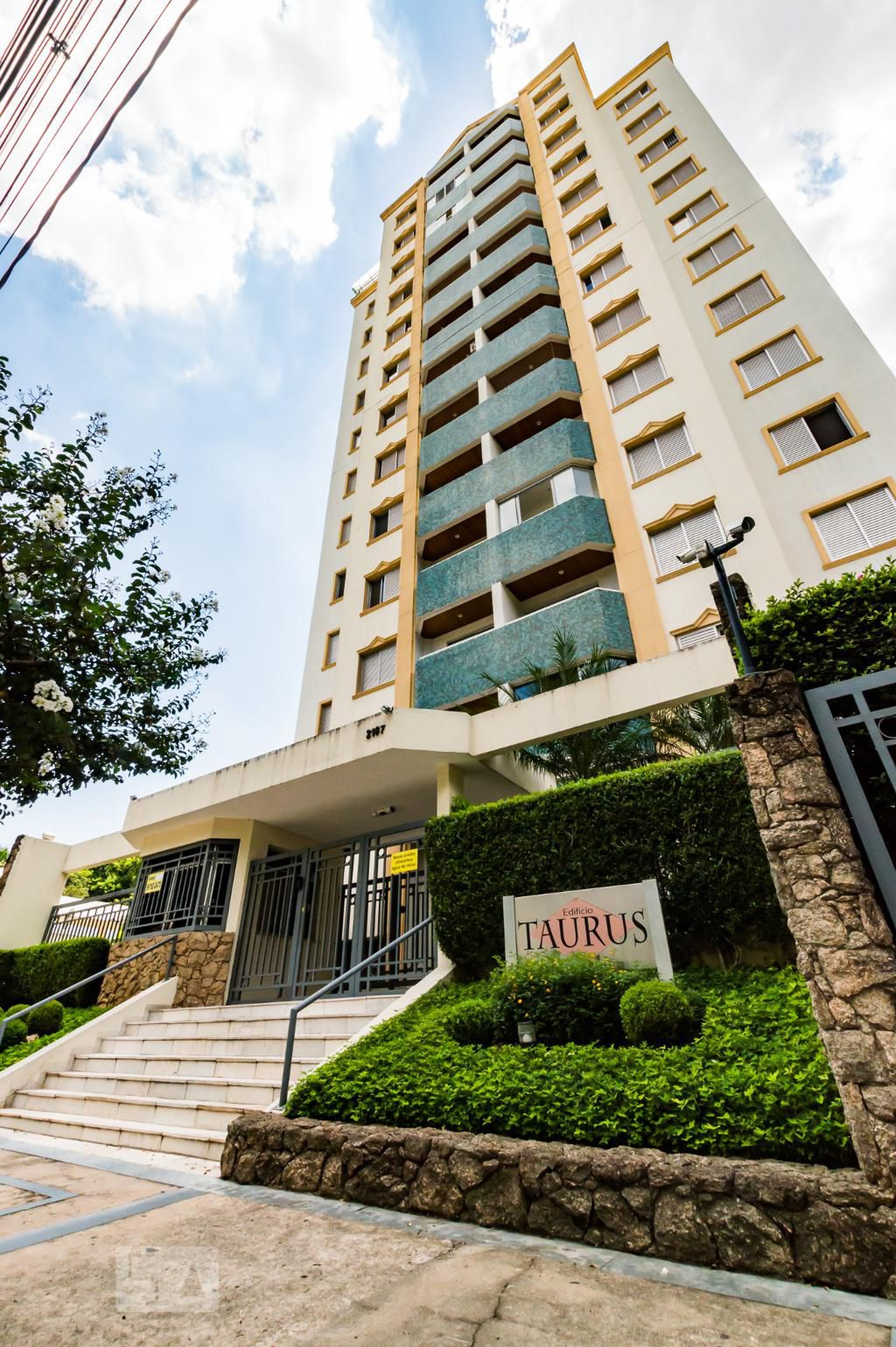 Fachada do Condomínio Condomínio em Avenida Orosimbo Maia, 2167