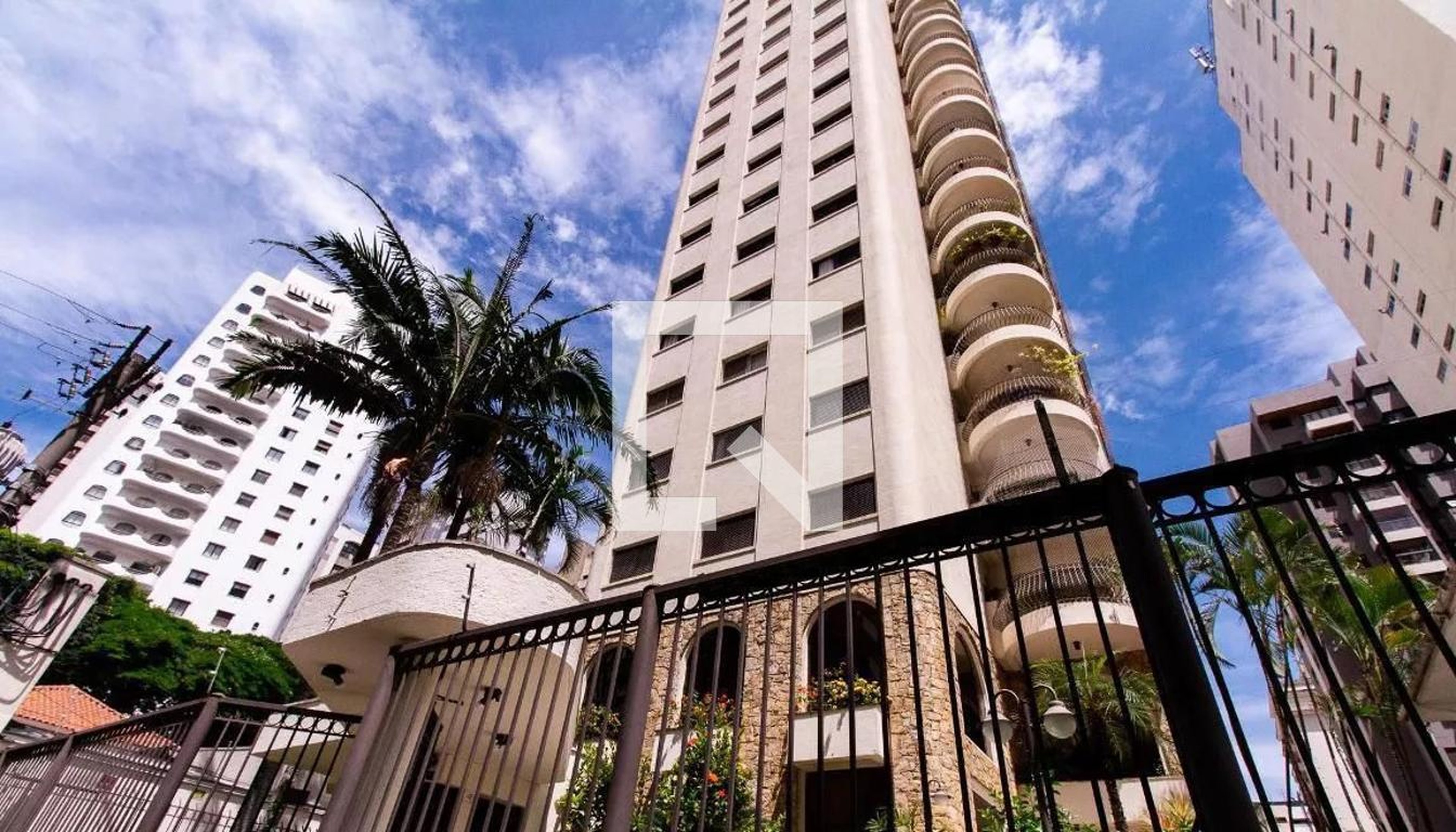 Fachada do Prédio Condomínio Floral Park