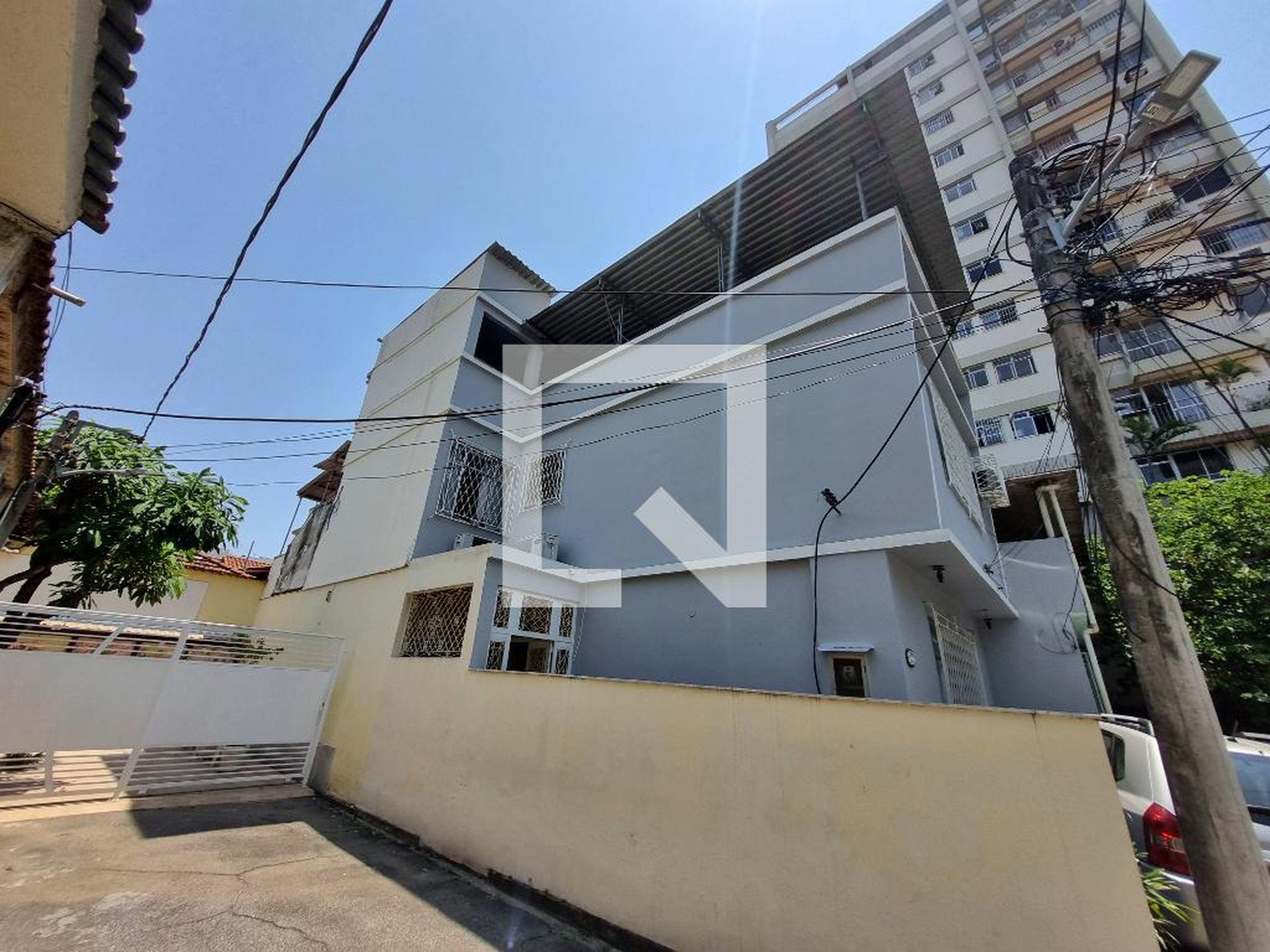 Fachada Condomínio em Rua Paulo Silva Araújo, 179